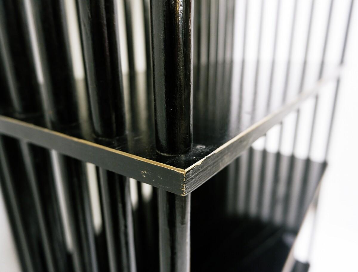 Scaffale secessionista in legno laccato nero austro-ungarico In condizioni buone in vendita a Brussels, BE