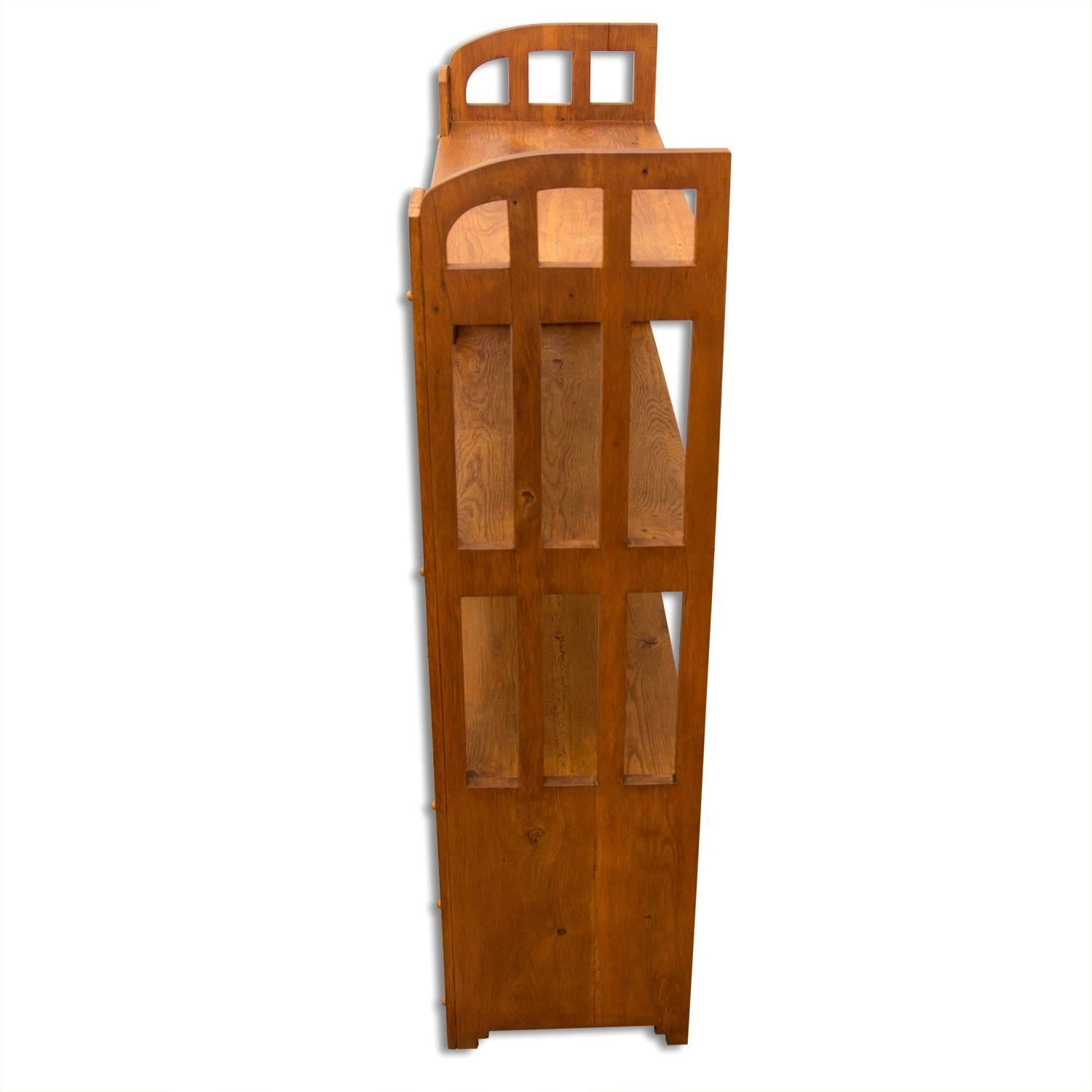 Early 20th Century Viennese Secession Etagere, circa 1910, Austria-Hungary