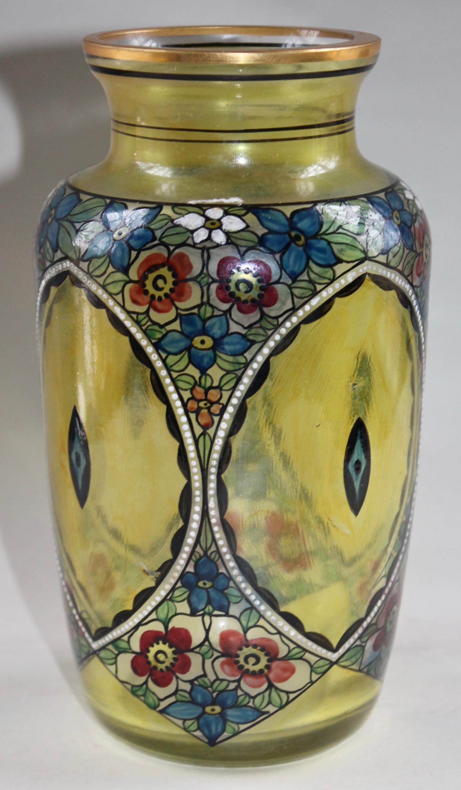 Vaso secessionista in vetro dipinto Loetz Glass In condizioni buone in vendita a Sharon, CT