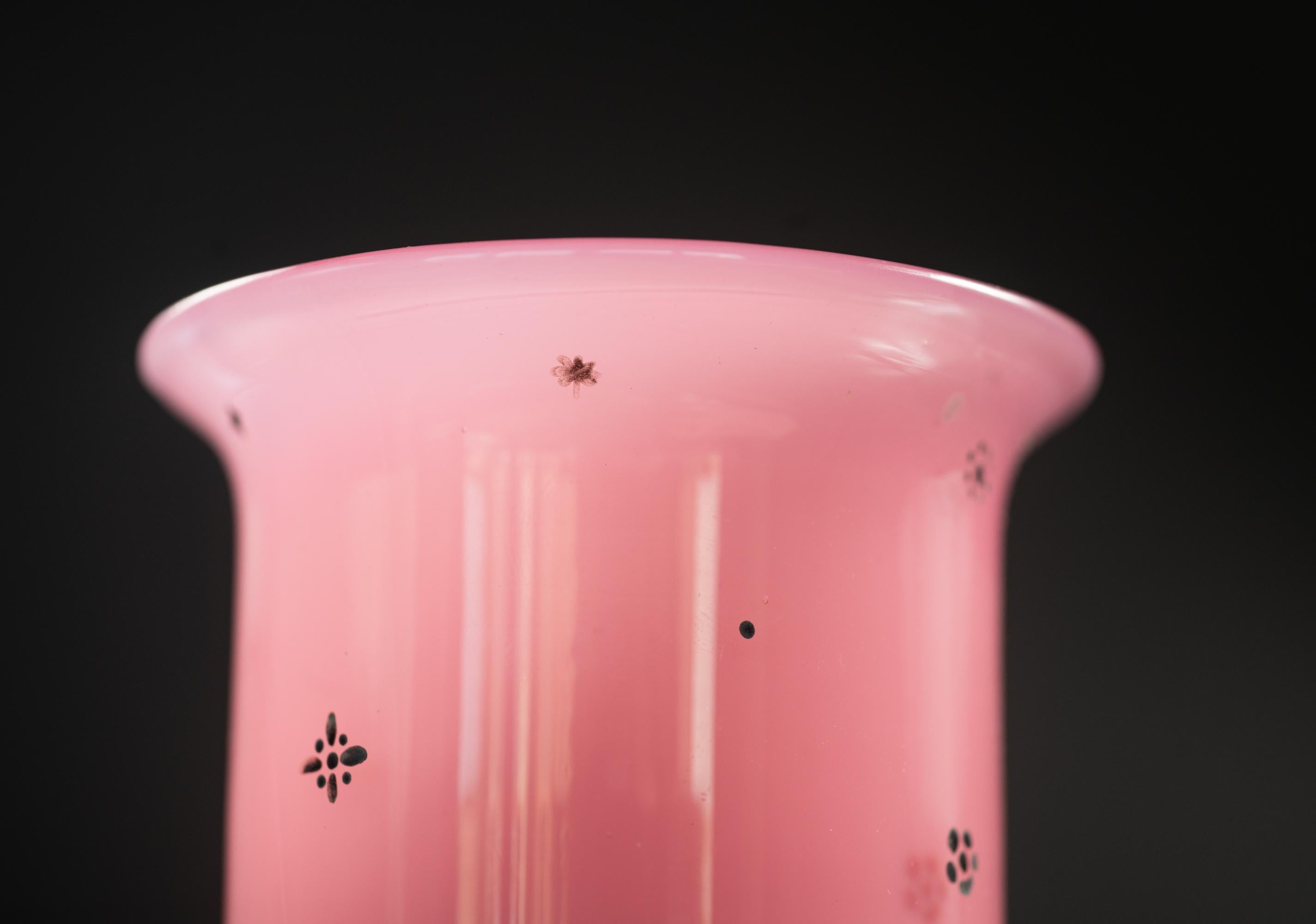 Austriaco Calice secessionista in vetro rosa di Dagobert Peche per Johann Loetz in vendita