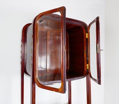 Vitrina secesionista de Koloman Moser para J. & J. Kohn - Viena 1901