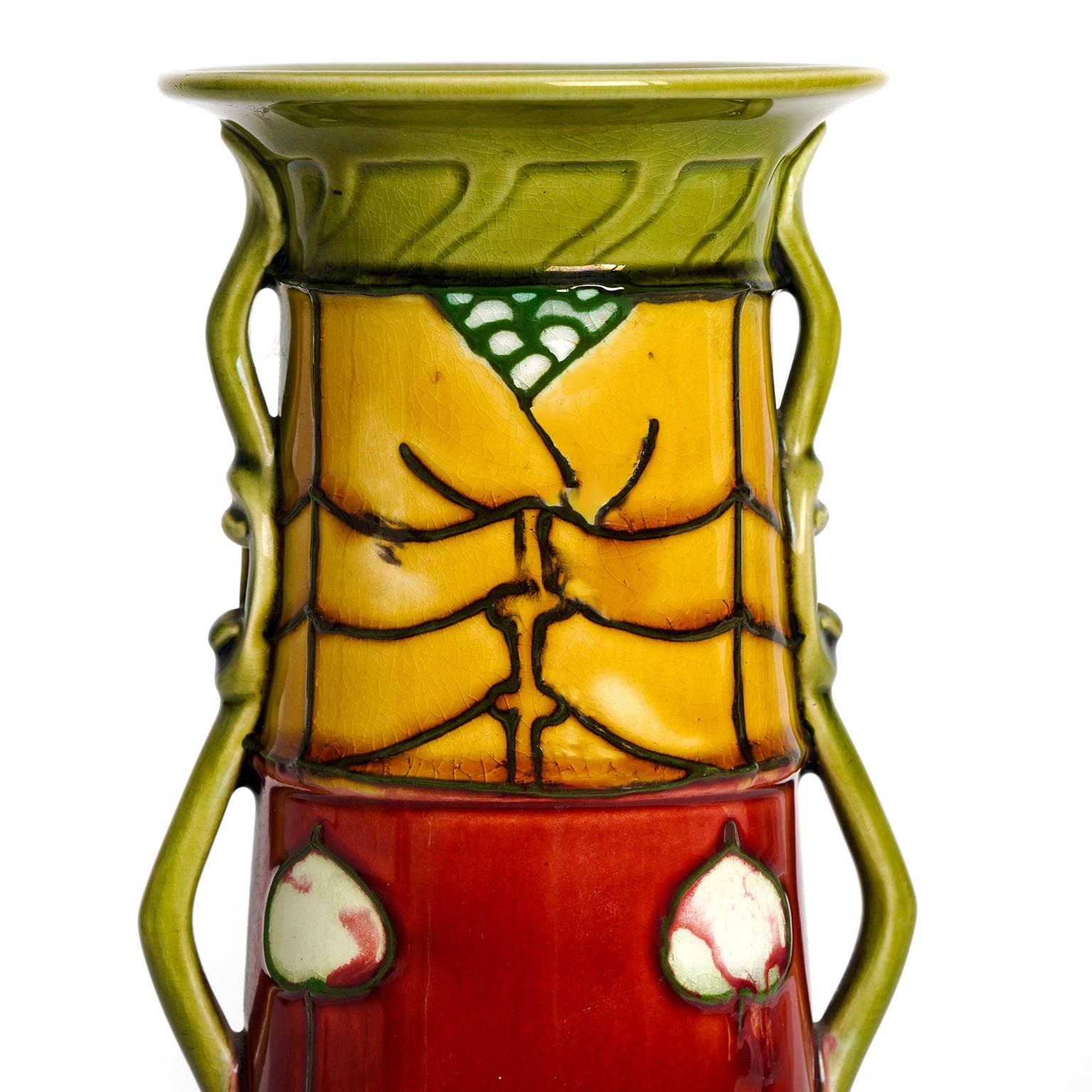 Inglese Vaso secessionista di John Leone e John Wadsworth per Minton in vendita