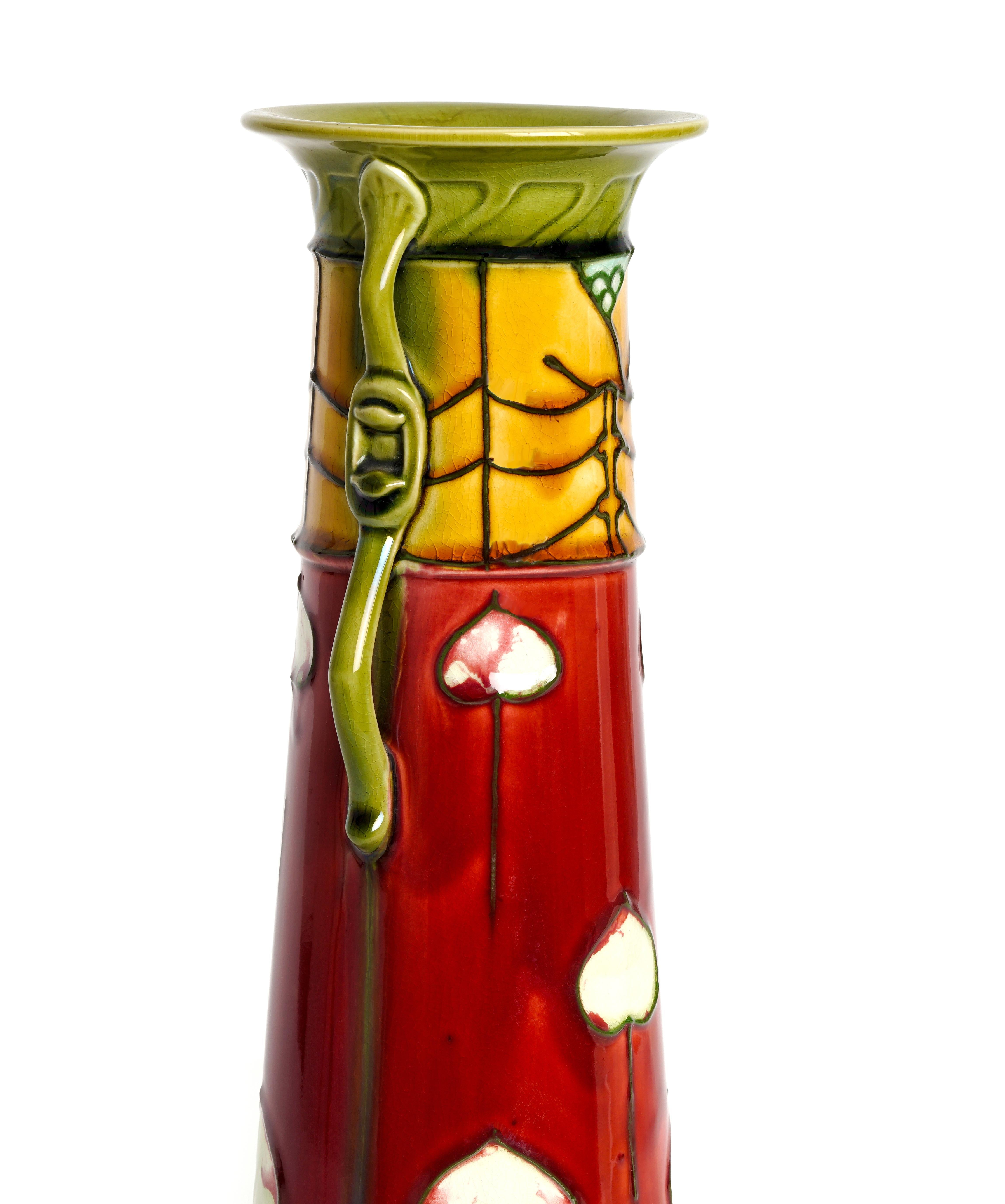 Vaso secessionista di John Leone e John Wadsworth per Minton In condizioni ottime in vendita a Litchfield, CT