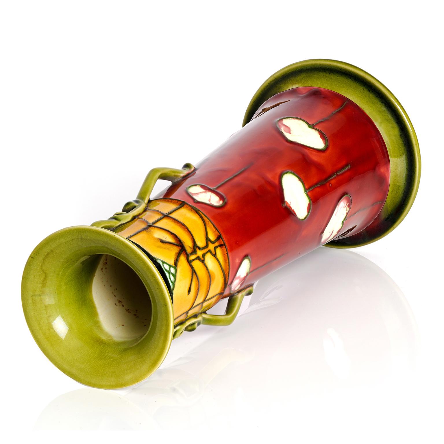 Vaso secessionista di John Leone e John Wadsworth per Minton in vendita 1