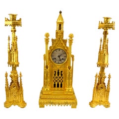 Orologio e guarnizione della cattedrale gotica del Secondo Impero