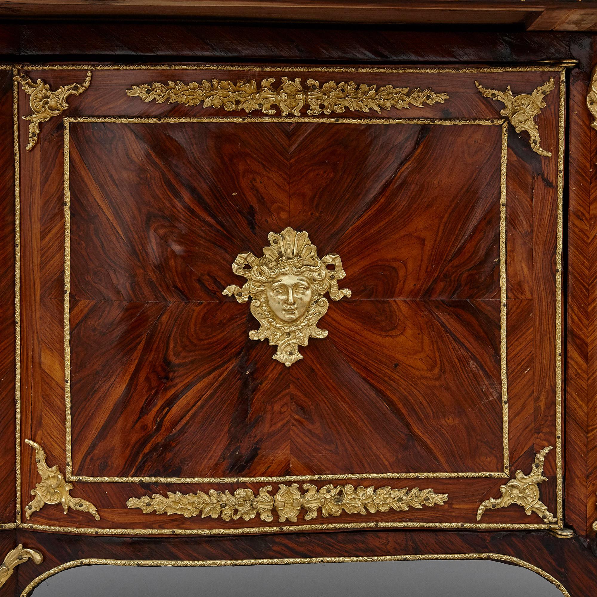 XIXe siècle Vitrine en bronze doré et bois de roi d'époque Second Empire en vente