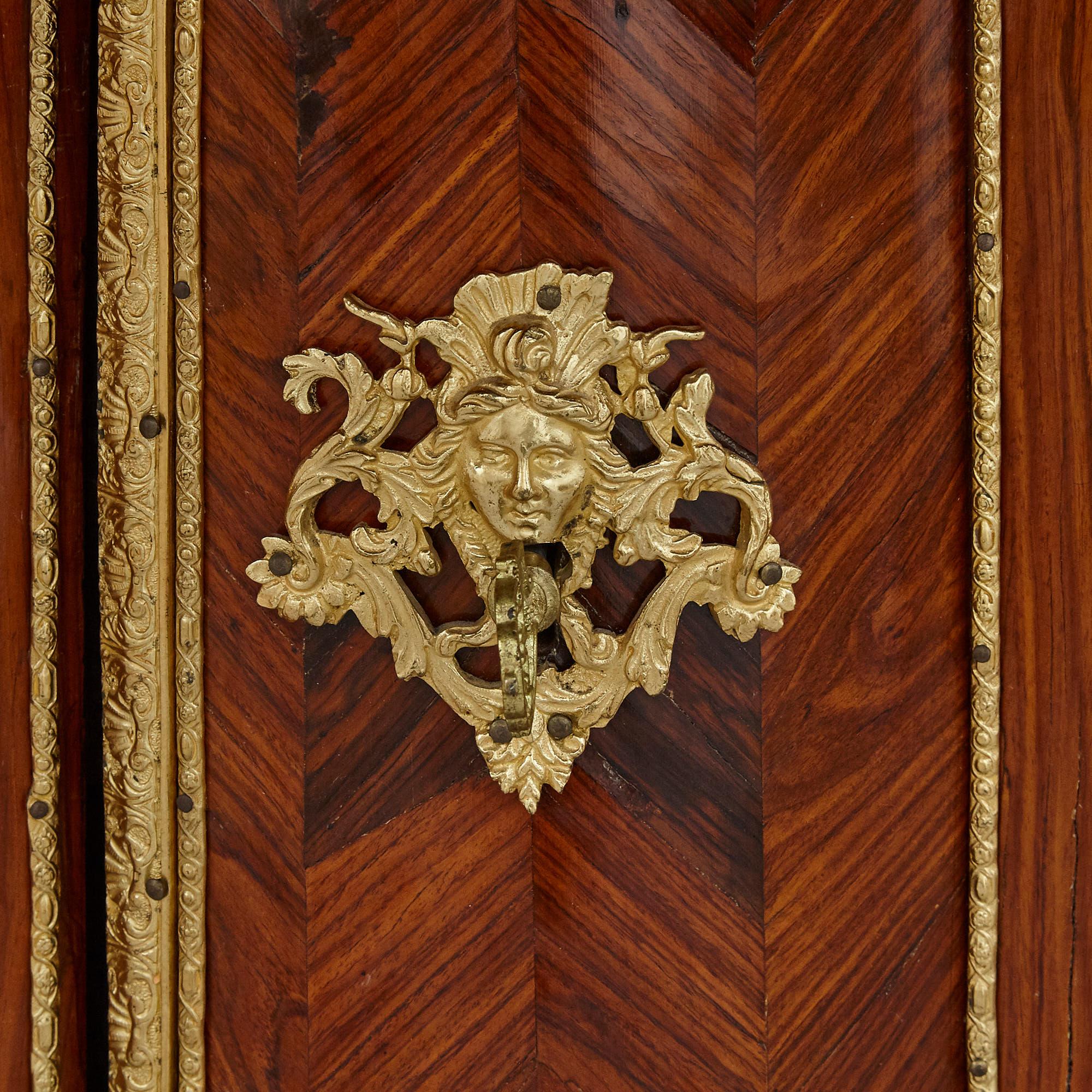 Verre Vitrine en bronze doré et bois de roi d'époque Second Empire en vente