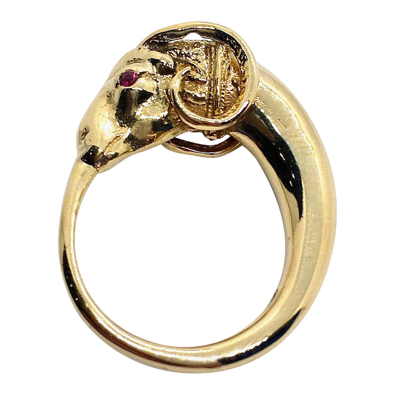 Second Etruscan Revival Figural Ram Ring in 18 Karat Yellow Gold with Ruby Eyes For Sale 2