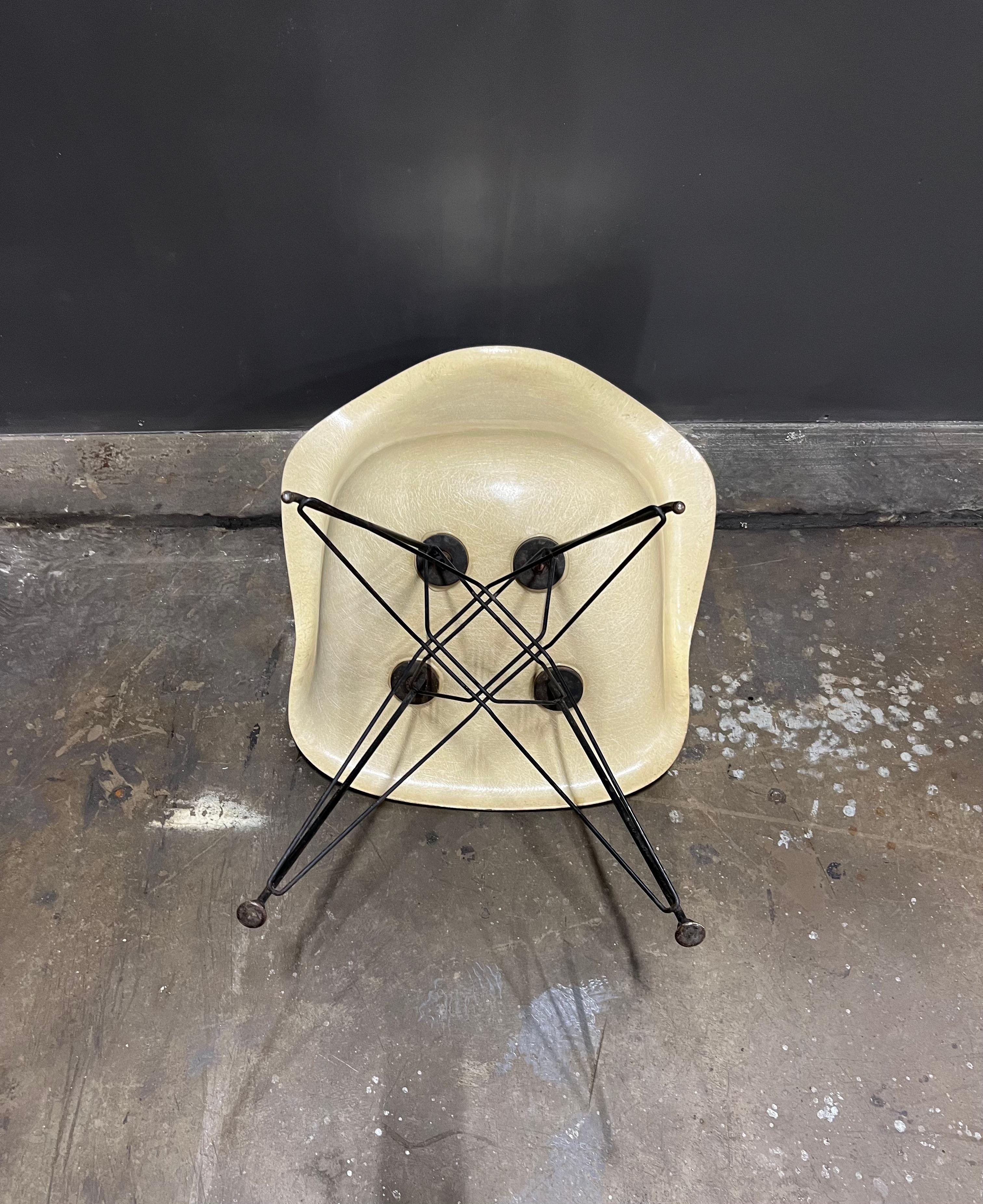 Steel Second Generation All Original Eames Fiberglass with Dar Eiffel Tower Base For Sale