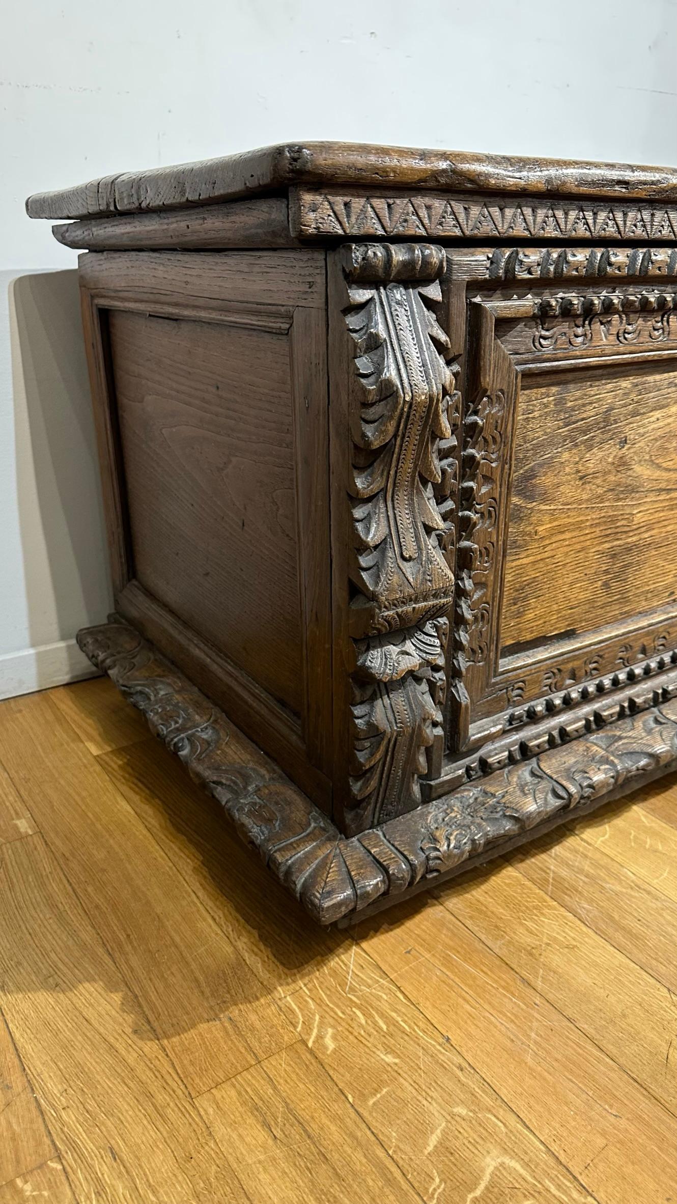 Hand-Carved SECOND HALF OF THE 16th CENTURY CHESTNUT CHEST  For Sale