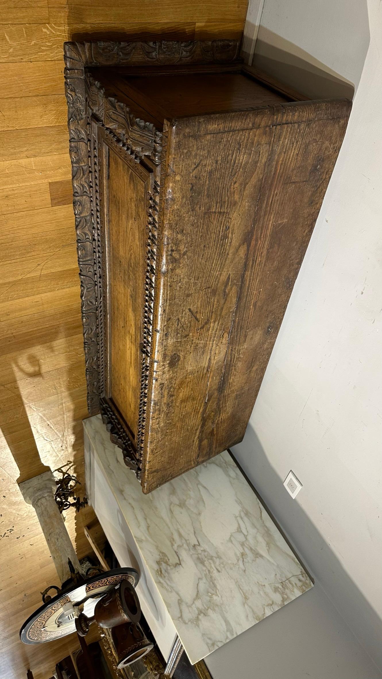 18th Century and Earlier SECOND HALF OF THE 16th CENTURY CHESTNUT CHEST  For Sale