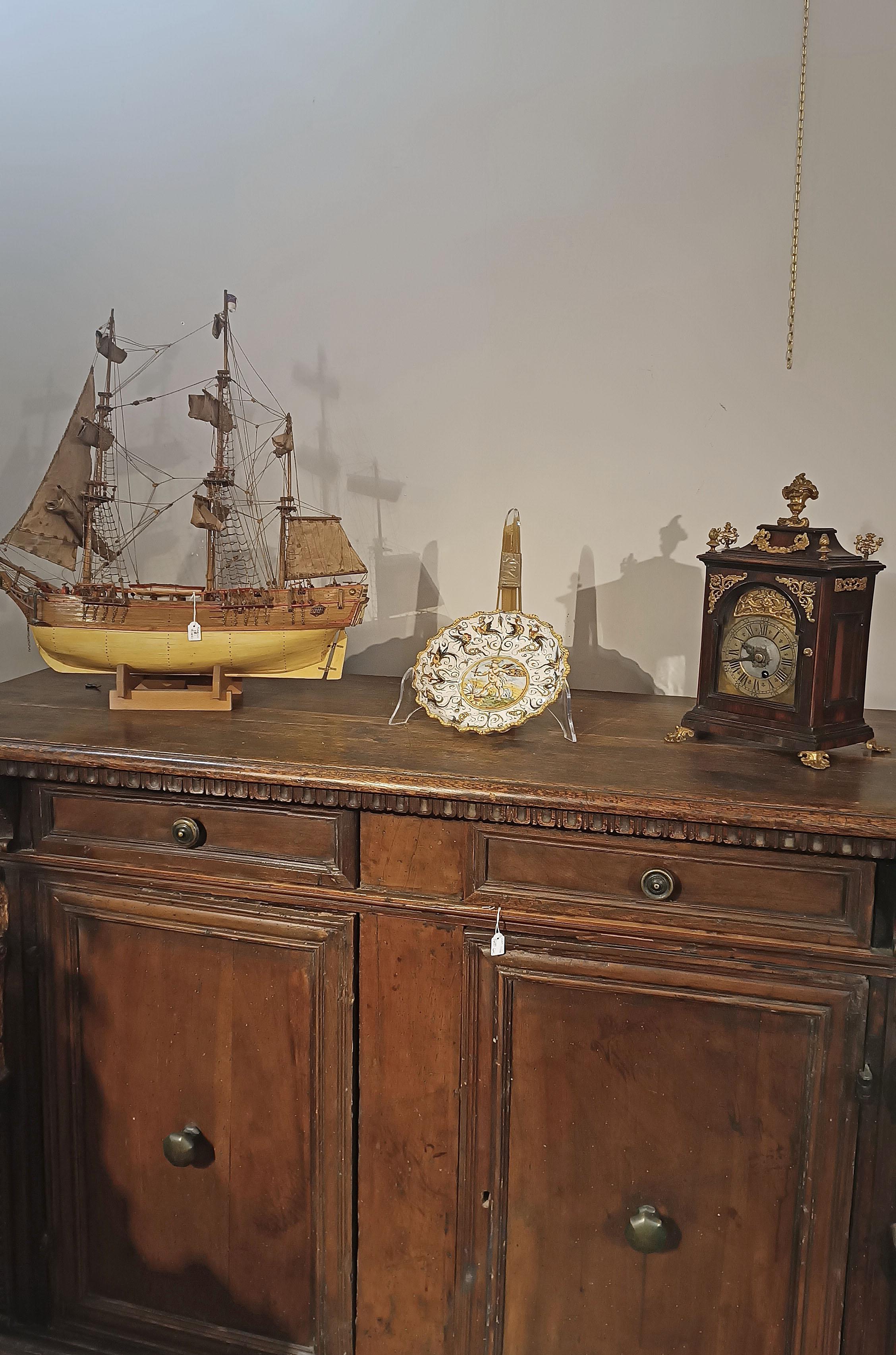SECOND HALF OF THE 17th CENTURY WALNUT AND GOLDEN BRONZE CLOCK For Sale 4