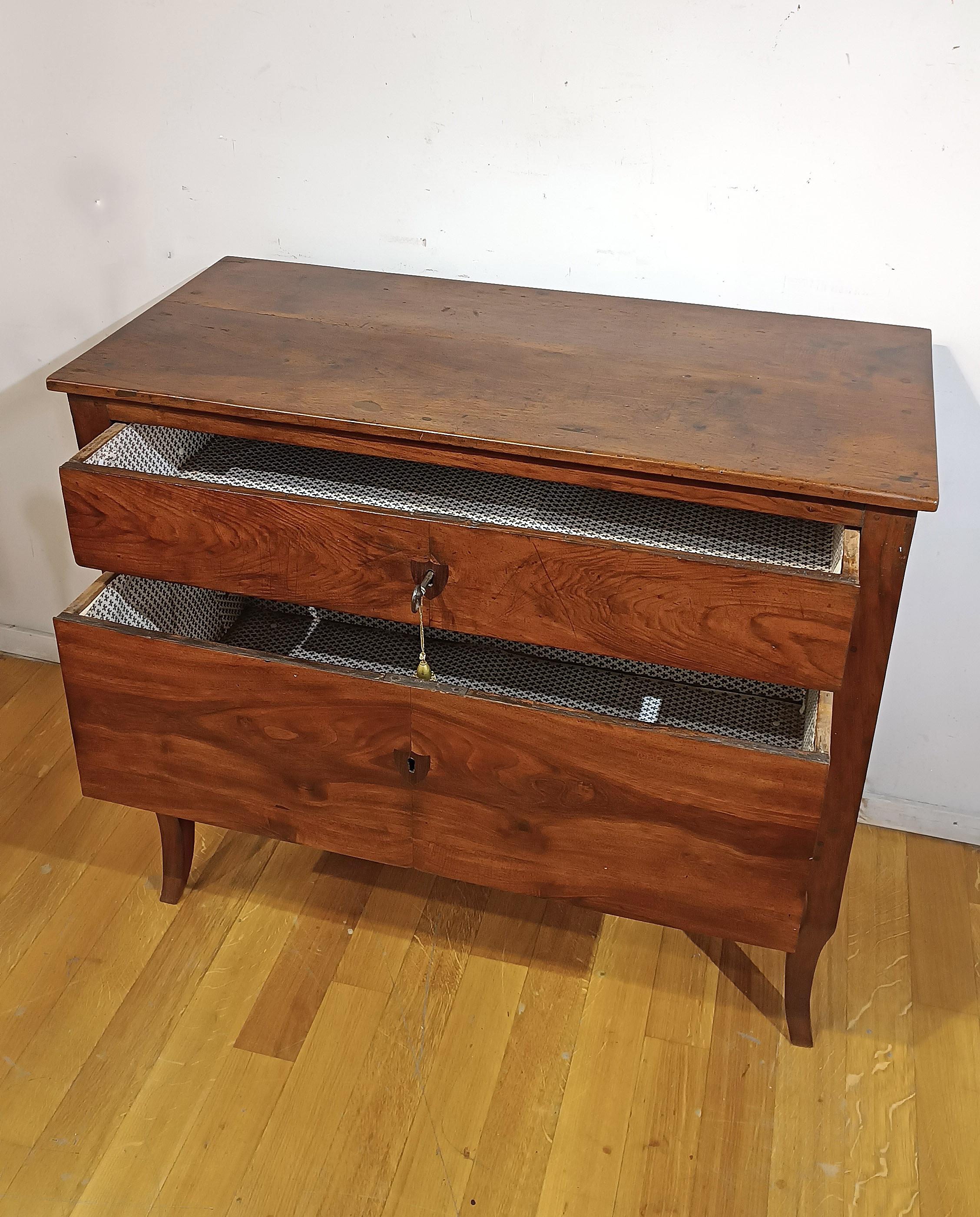 Intagliato a mano SECOND HALF OF THE 18th CENTURY CHERRY DRAWER LOUIS XV-XVI in vendita