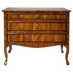 SECOND HALF OF THE 18th CENTURY CHEST IN POPLAR AND VENEERED