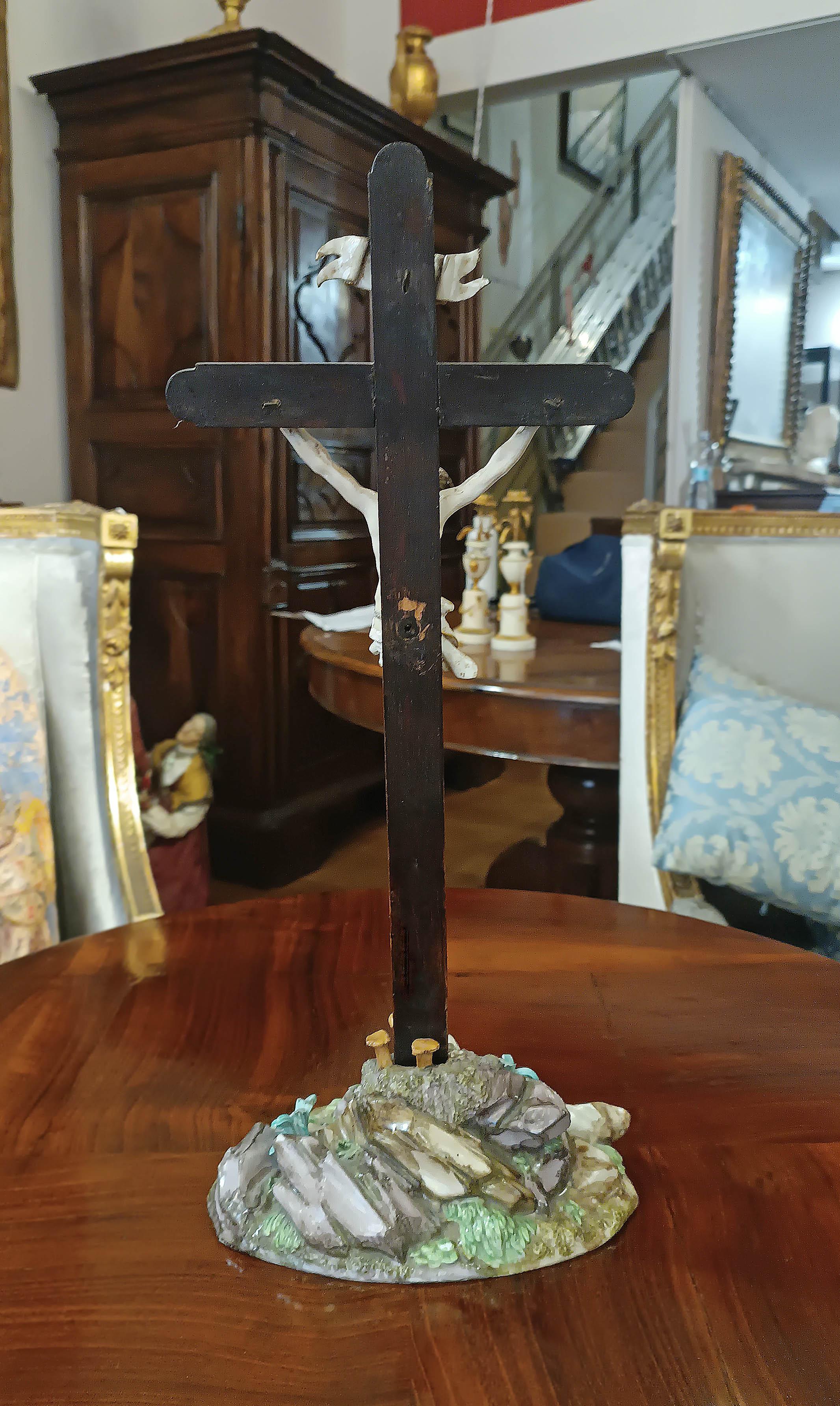 Gilt SECOND HALF OF THE 18th CENTURY MEISSEN PORCELAIN CRUCIFIX For Sale
