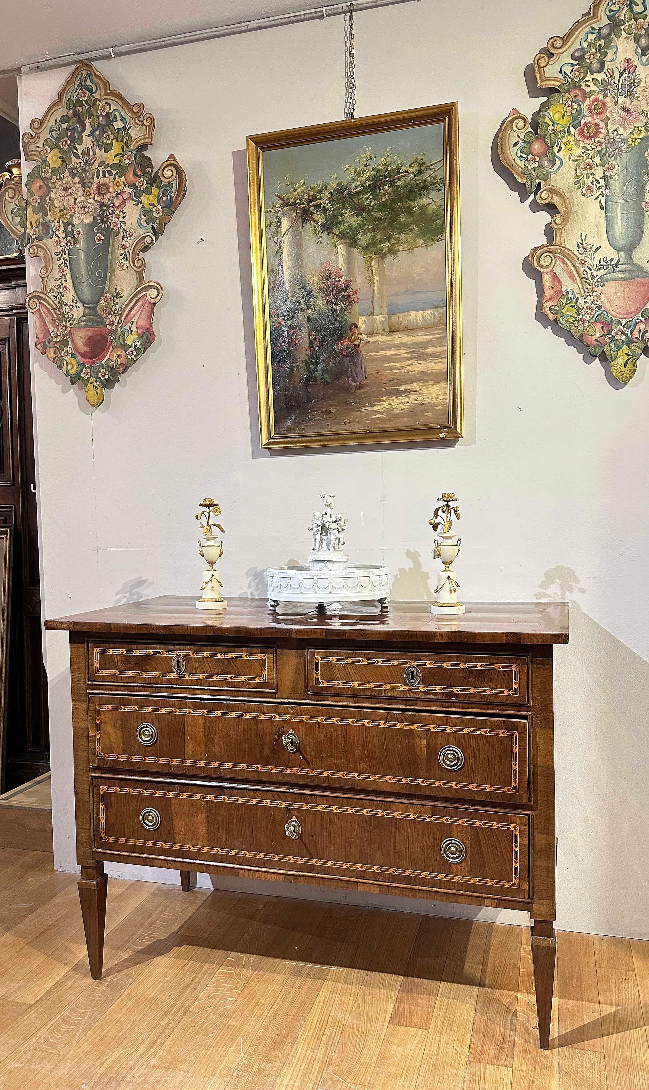 SECONDE MOITIÉ DU 18e SIÈCLE Commode en noyer néoclassique en vente 2