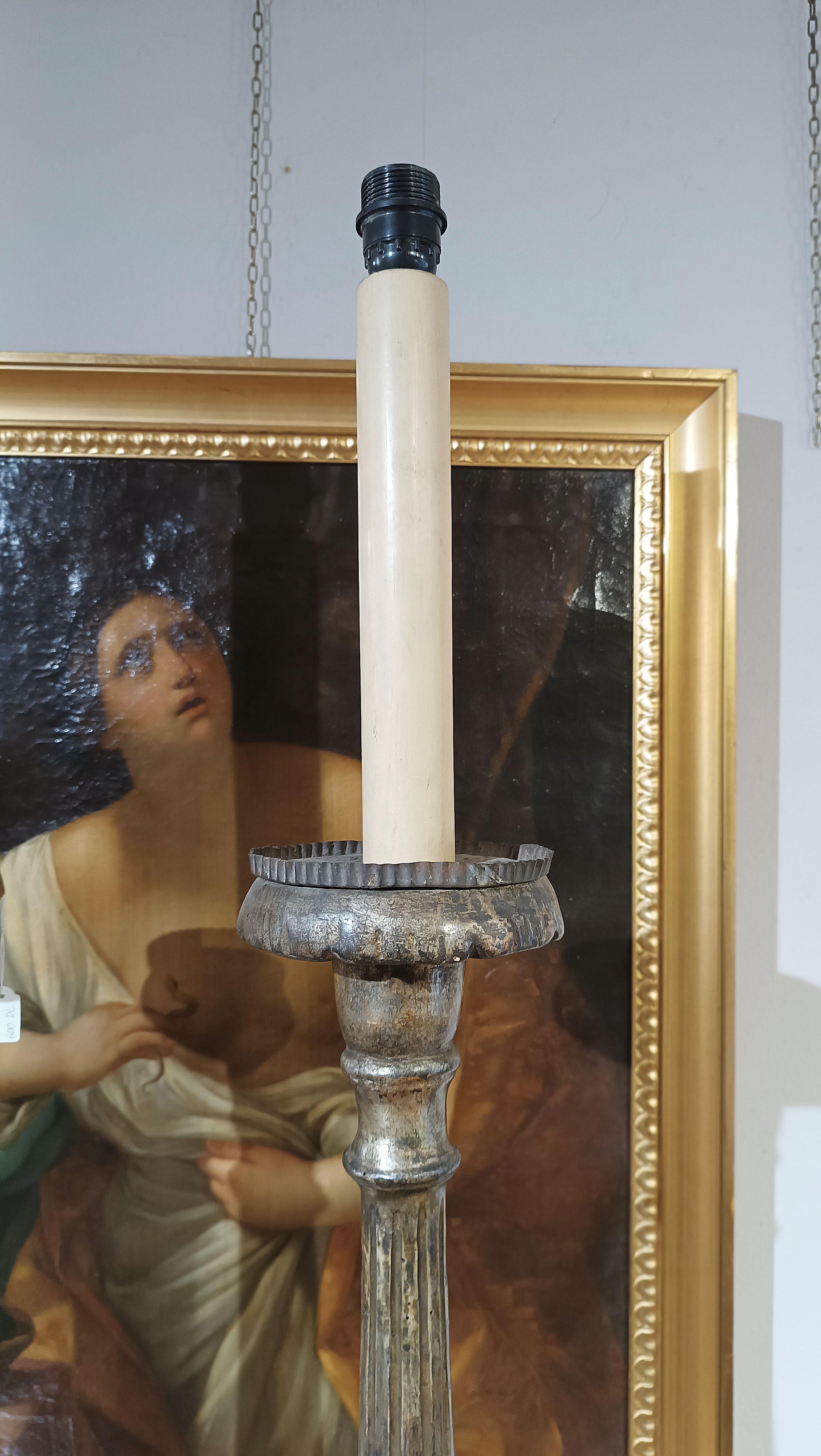Par de candelabros de la segunda mitad del siglo xviii en venta 5
