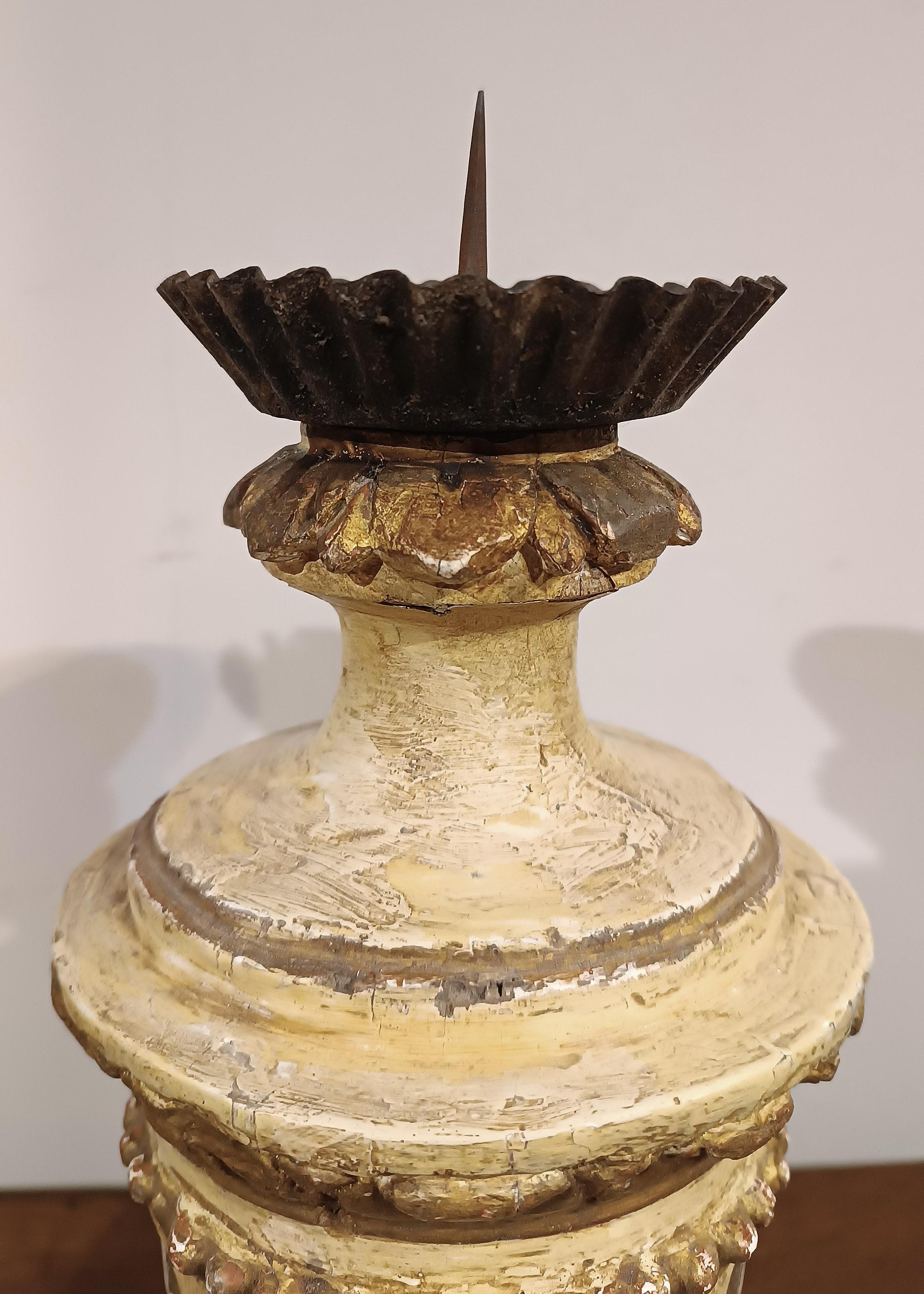 Hand-Carved SECOND HALF OF THE 18th CENTURY PAIR OF LACQUERED AND GILT CANDELABRA For Sale