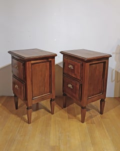 SECOND HALF OF THE 18th CENTURY PAIR OF NEOCLASSICAL NIGHTSTANDS IN WALNUT WITH