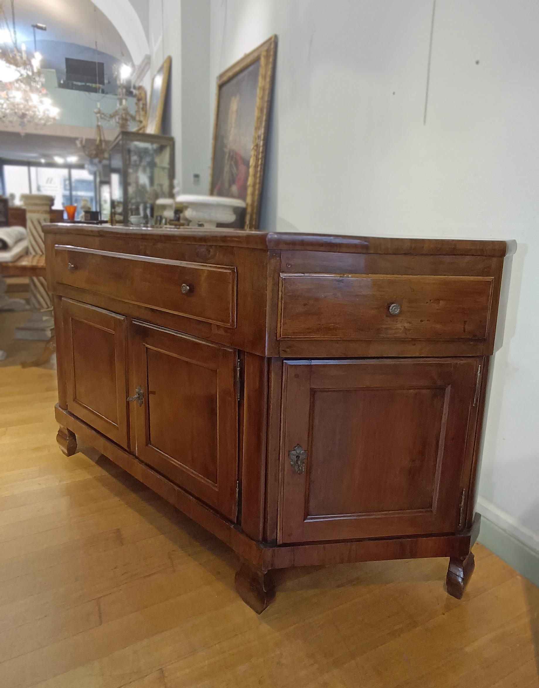 Italian SECOND HALF OF THE 18th CENTURY ROUNDED WALNUT SIDEBOARD For Sale