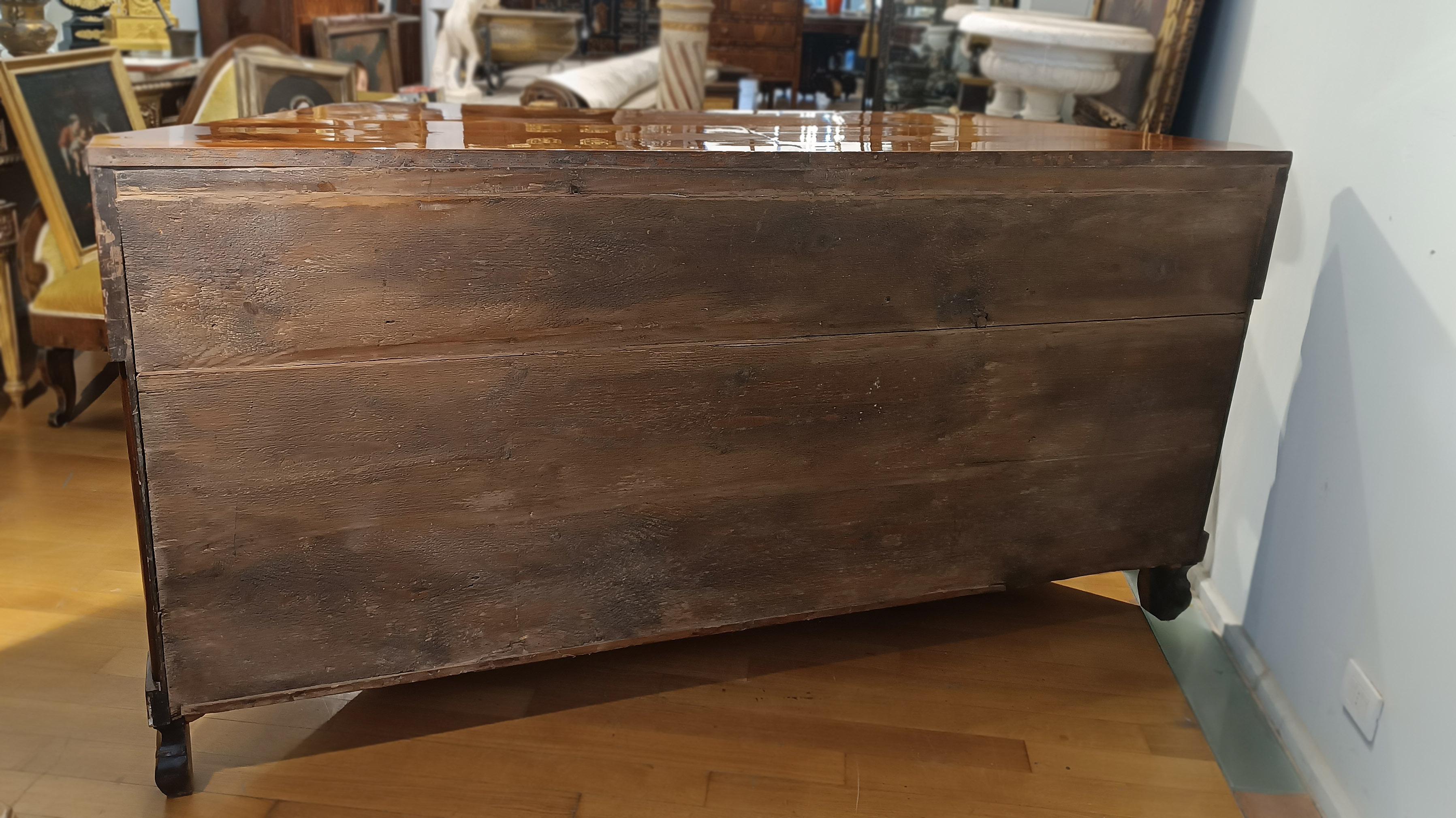 Hand-Carved SECOND HALF OF THE 18th CENTURY ROUNDED WALNUT SIDEBOARD For Sale