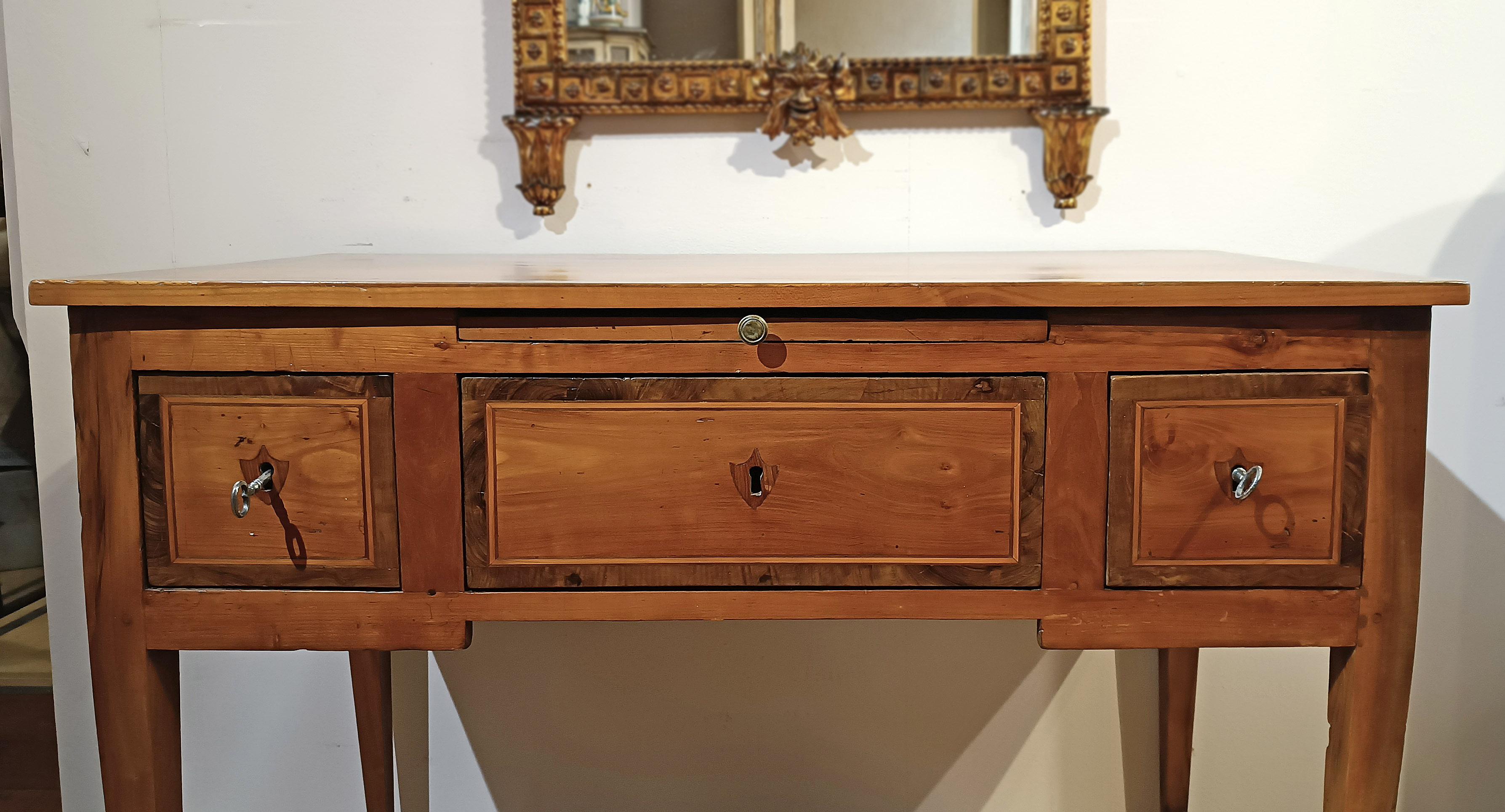 SECONDA METÀ DEL XVIII SECOLO PICCOLO SCRITTORE NEOCLASSICO VENEREO in vendita 1