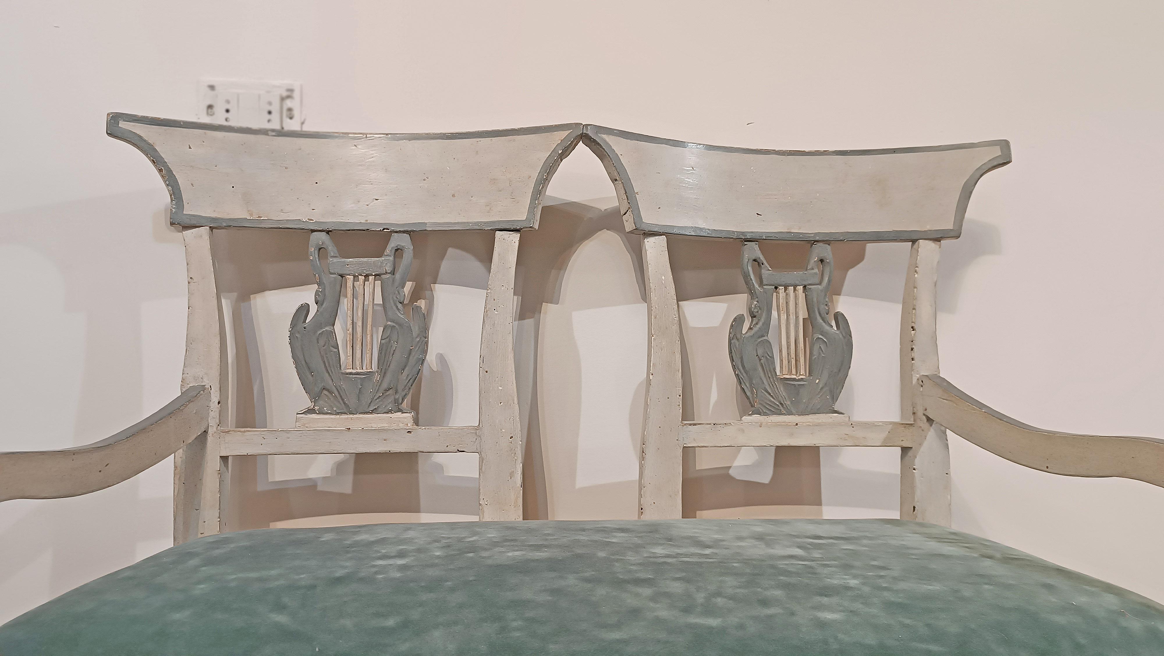 SECOND HALF OF THE 18th CENTURY SMALL PAINTED SOFA en Bueno estado para la venta en Firenze, FI