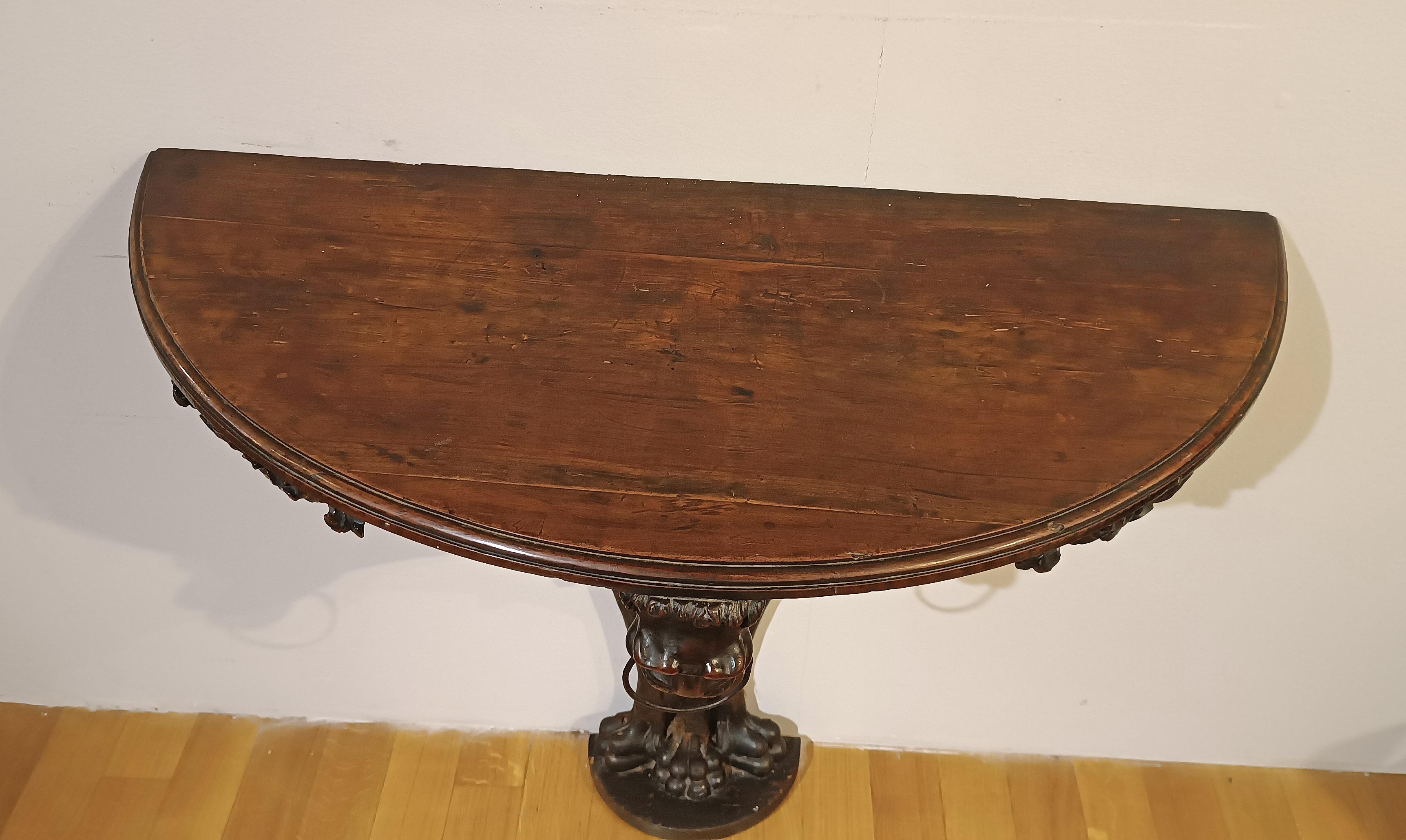 Italian SECOND HALF OF THE 18th CENTURY SOLID WALNUT CONSOLLE TABLE For Sale