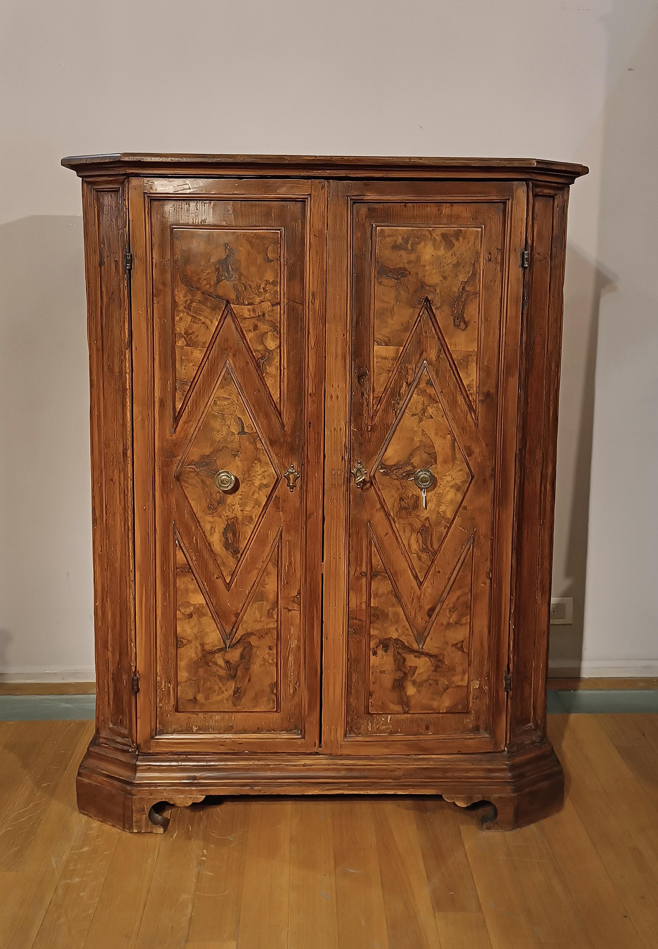 Hand-Carved SECOND HALF OF THE 18th CENTURY WALNUT BRIAR CABINET  For Sale