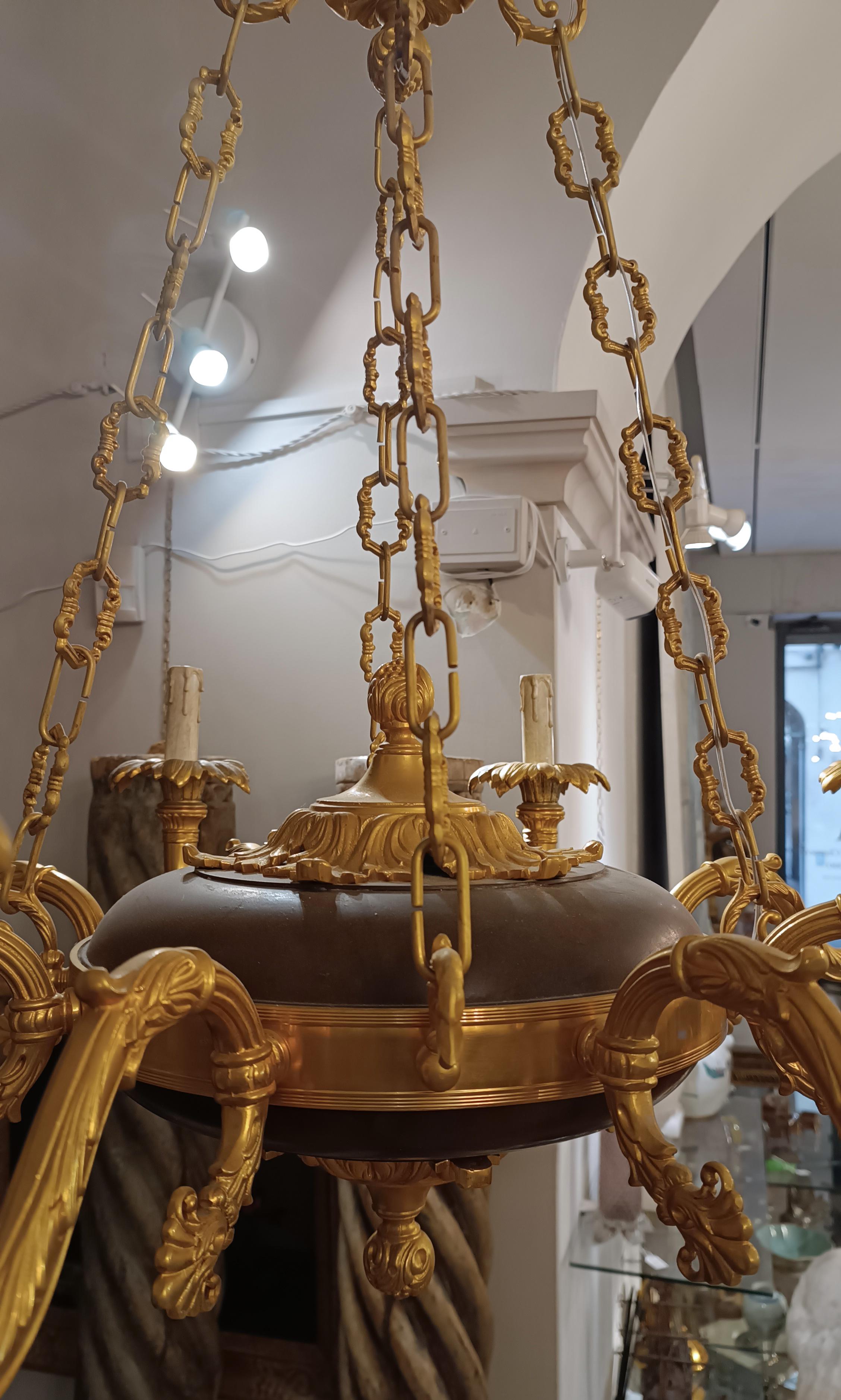 Gilt SECOND HALF OF THE 19th CENTURY CHANDELIER IN GOLDEN AND PATINATED BRONZE 