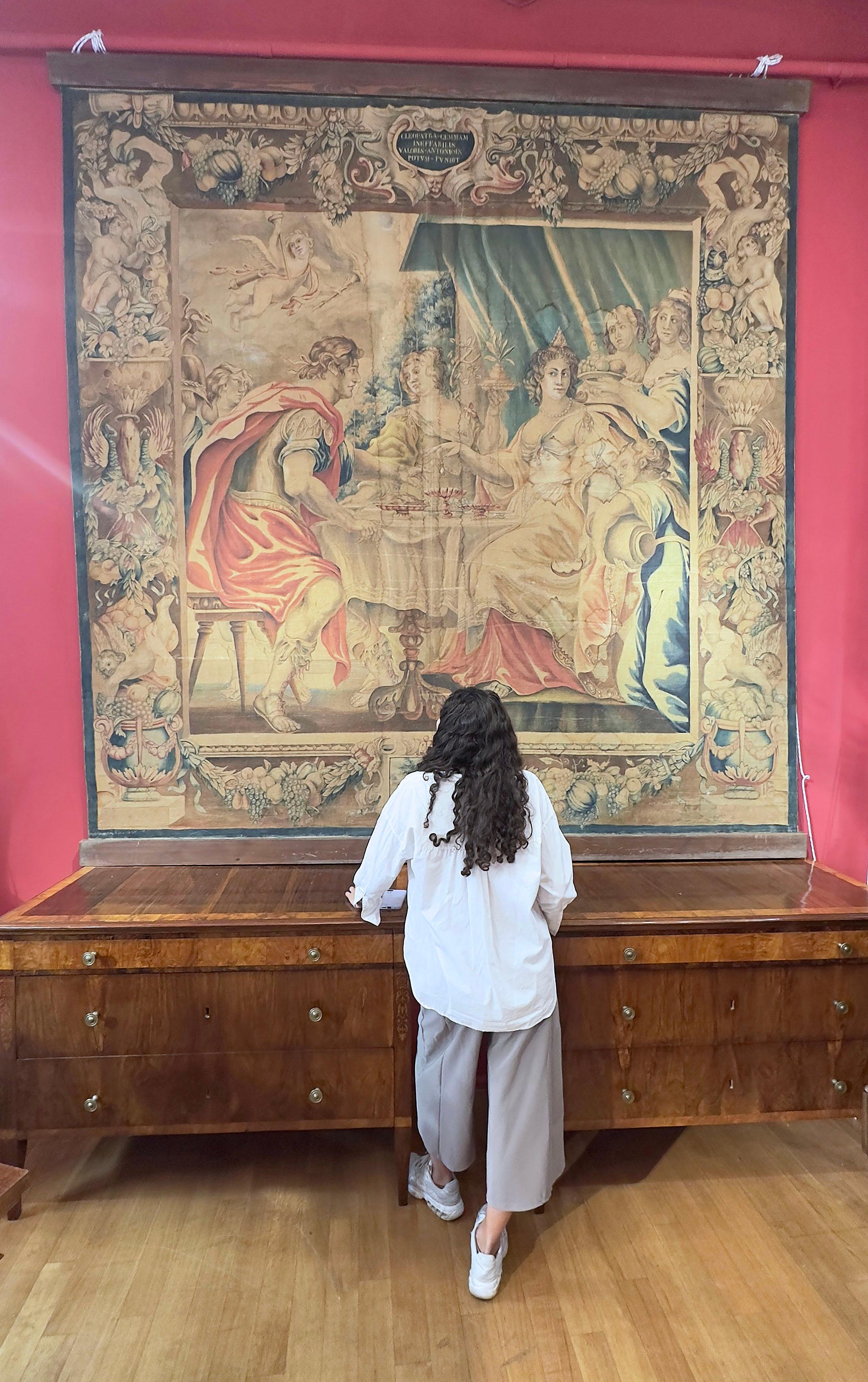 SECOND HALF OF THE 19th CENTURY LARGE PAINTING WITH ANTHONY AND CLEOPATRA in vendita 2