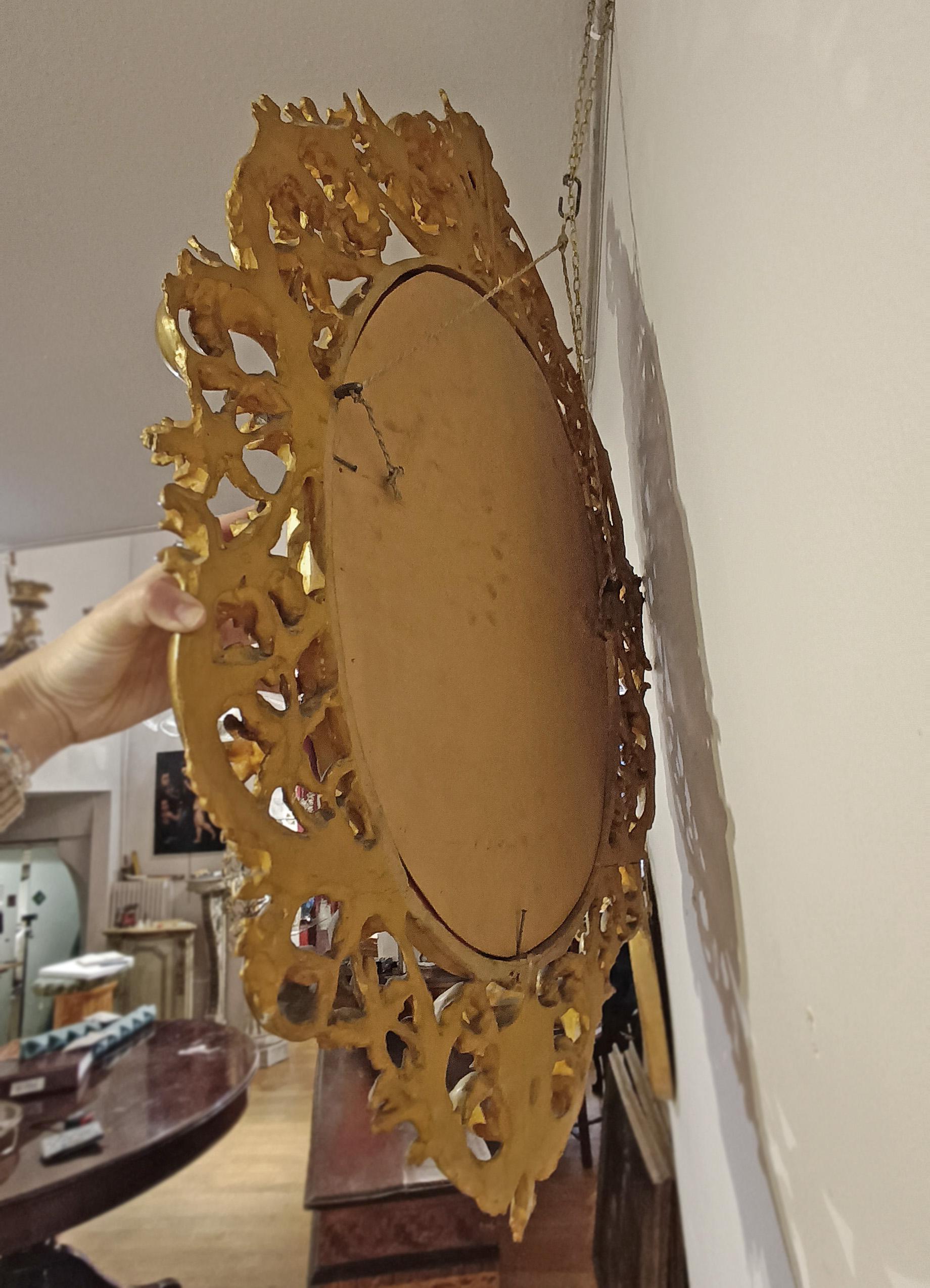 SPECCHIO OVALE DORATO DELLA SECONDA METÀ DEL XIX SECOLO in vendita 3
