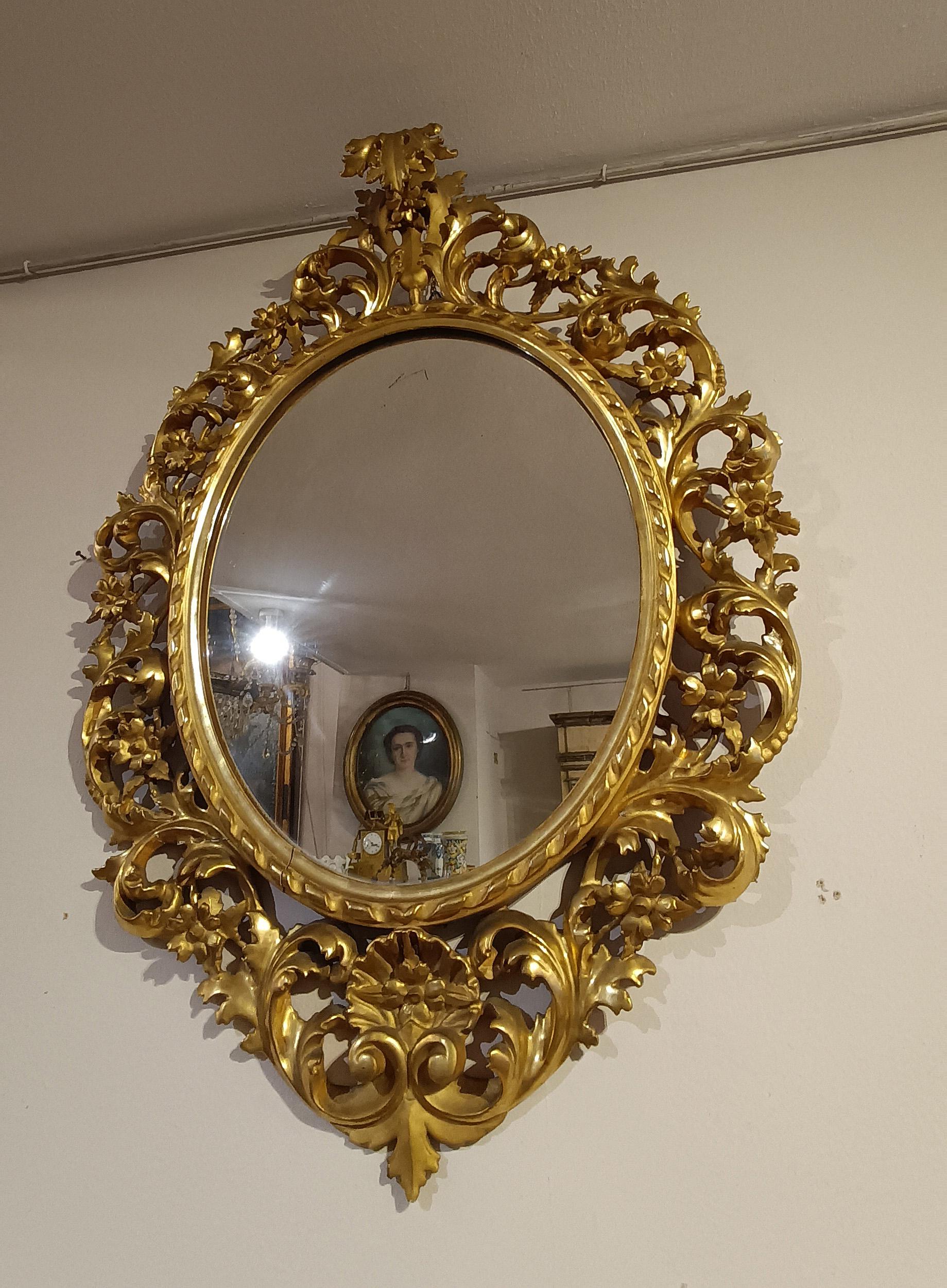 SPECCHIO OVALE DORATO DELLA SECONDA METÀ DEL XIX SECOLO in vendita 2
