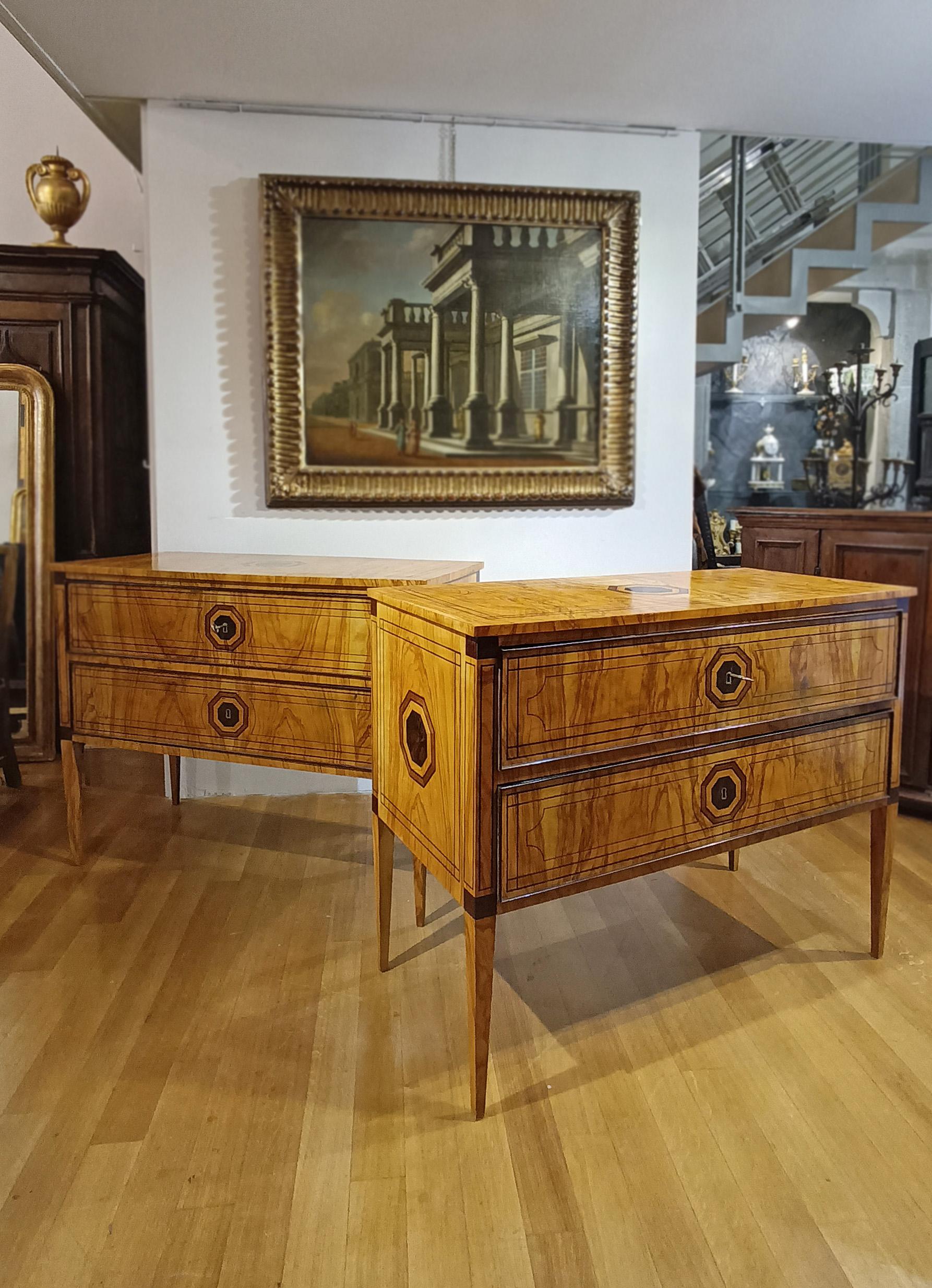 SECOND HALF OF THE 19th CENTURY PAIR OF NEOCLASSICAL-STYLE CHEST OF DRAWERS in vendita 5
