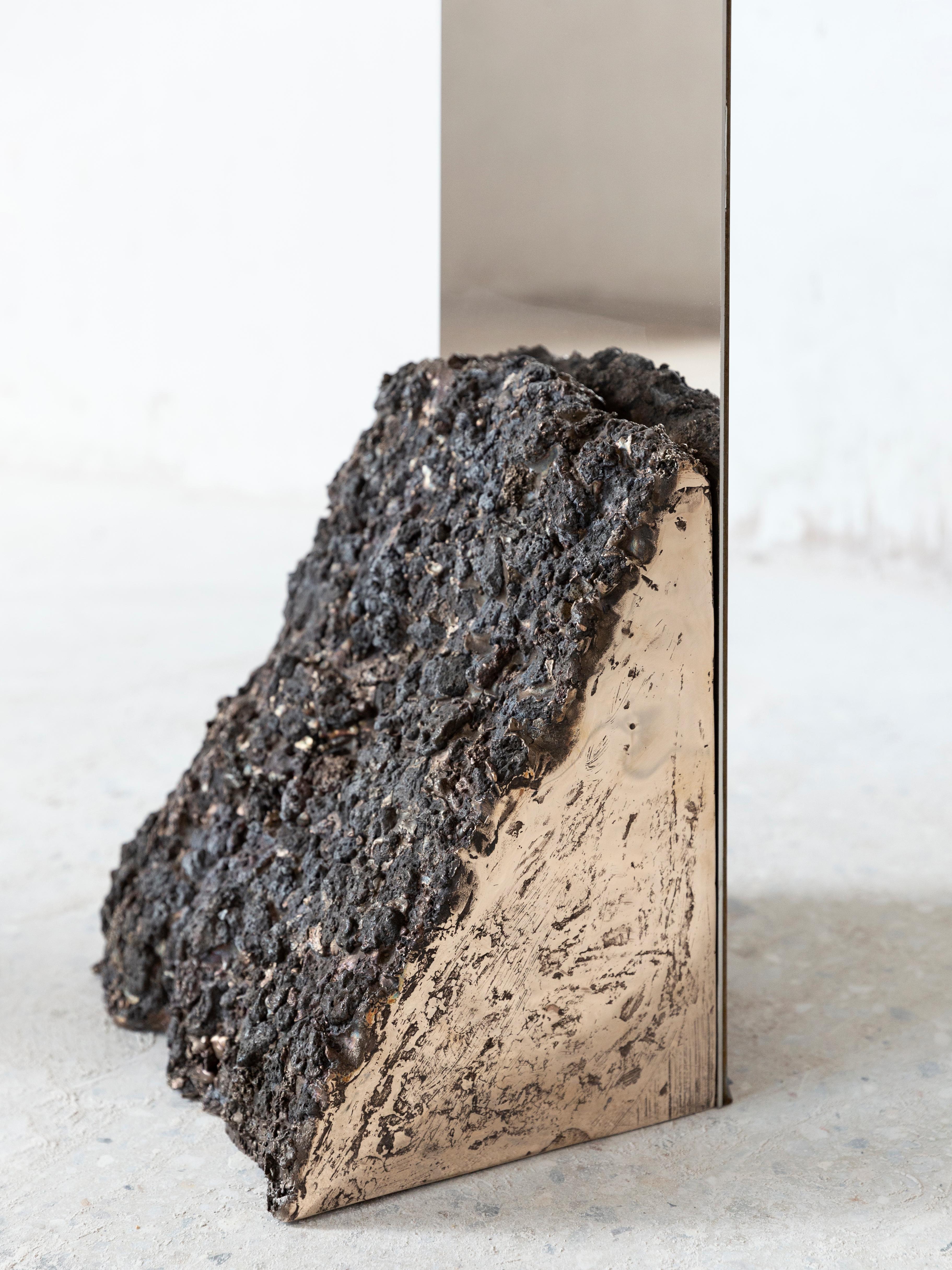 Moderno Specchio da terra Secondo Fuoco - Specchio contemporaneo in bronzo in vendita