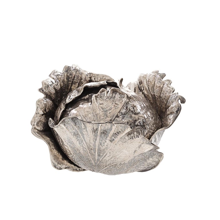 Sterling silver cabbage-box made entirely handcrafted by expert silversmiths, the Lisi Brothers, in Florence. Its dynamic and detailed quality make it into a precious box. The interior features a detachable lining for easy maintenance.