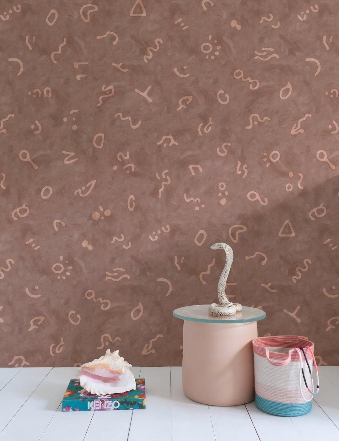 Papel pintado de diseño Secret Language en Nizina 'Cobre brillante y óxido' Bohemio en venta