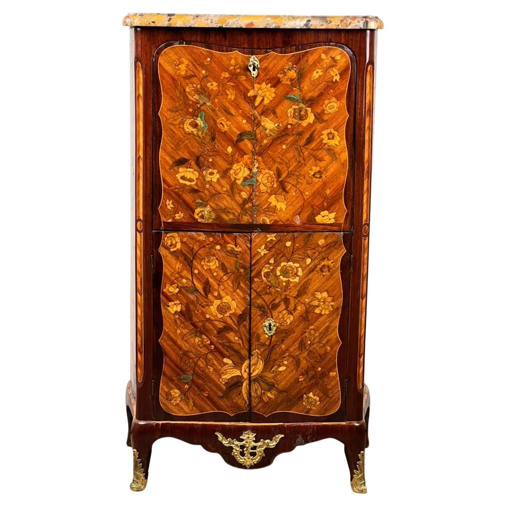 Secrétaire à abattant d
époque French Louis XV Style Inlaid Diminutive Secretary