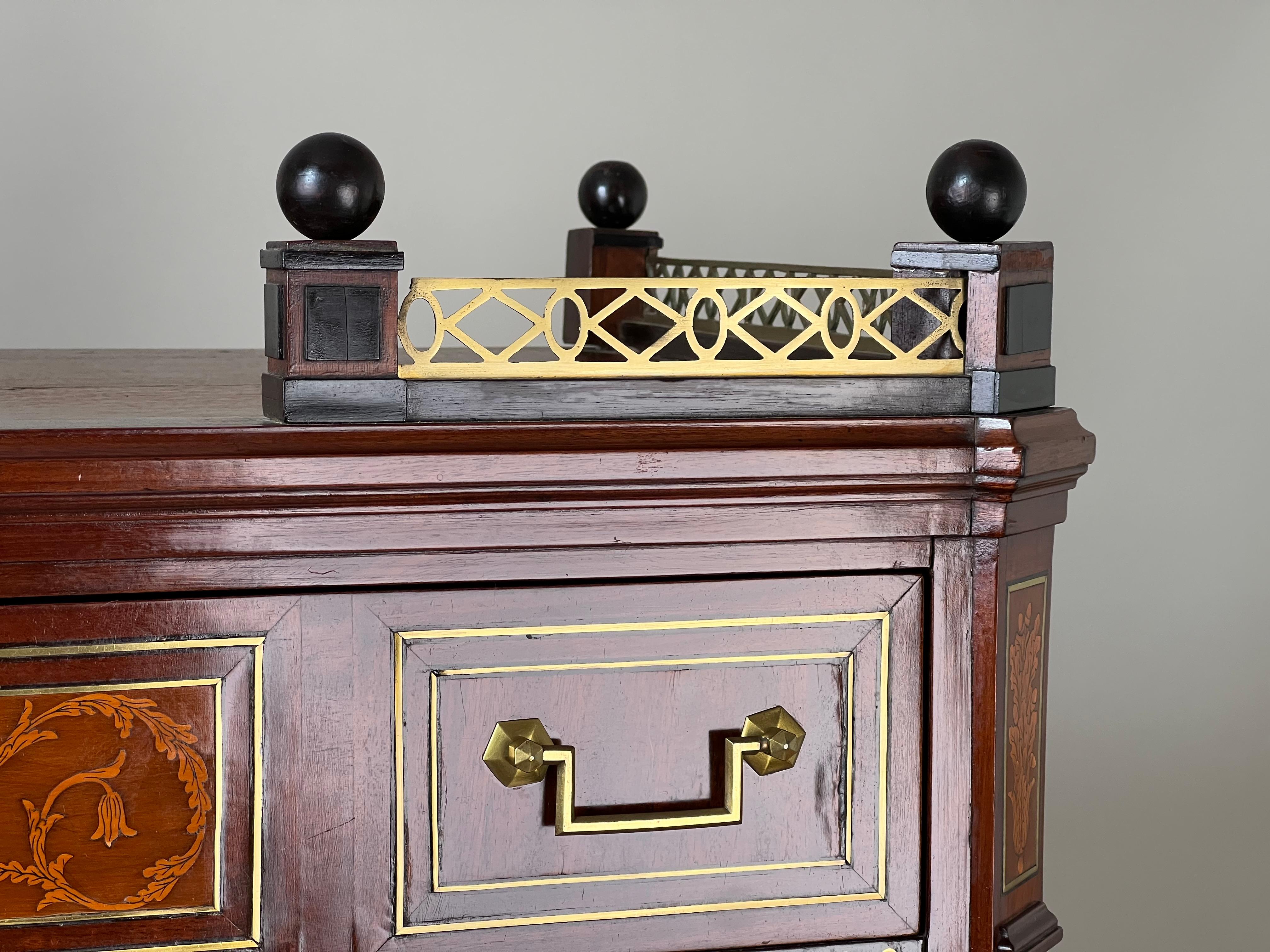 Secrétaire à abattant d'époque French Louis XVI Style Secretary c. Fin du 19ème siècle. en vente 3
