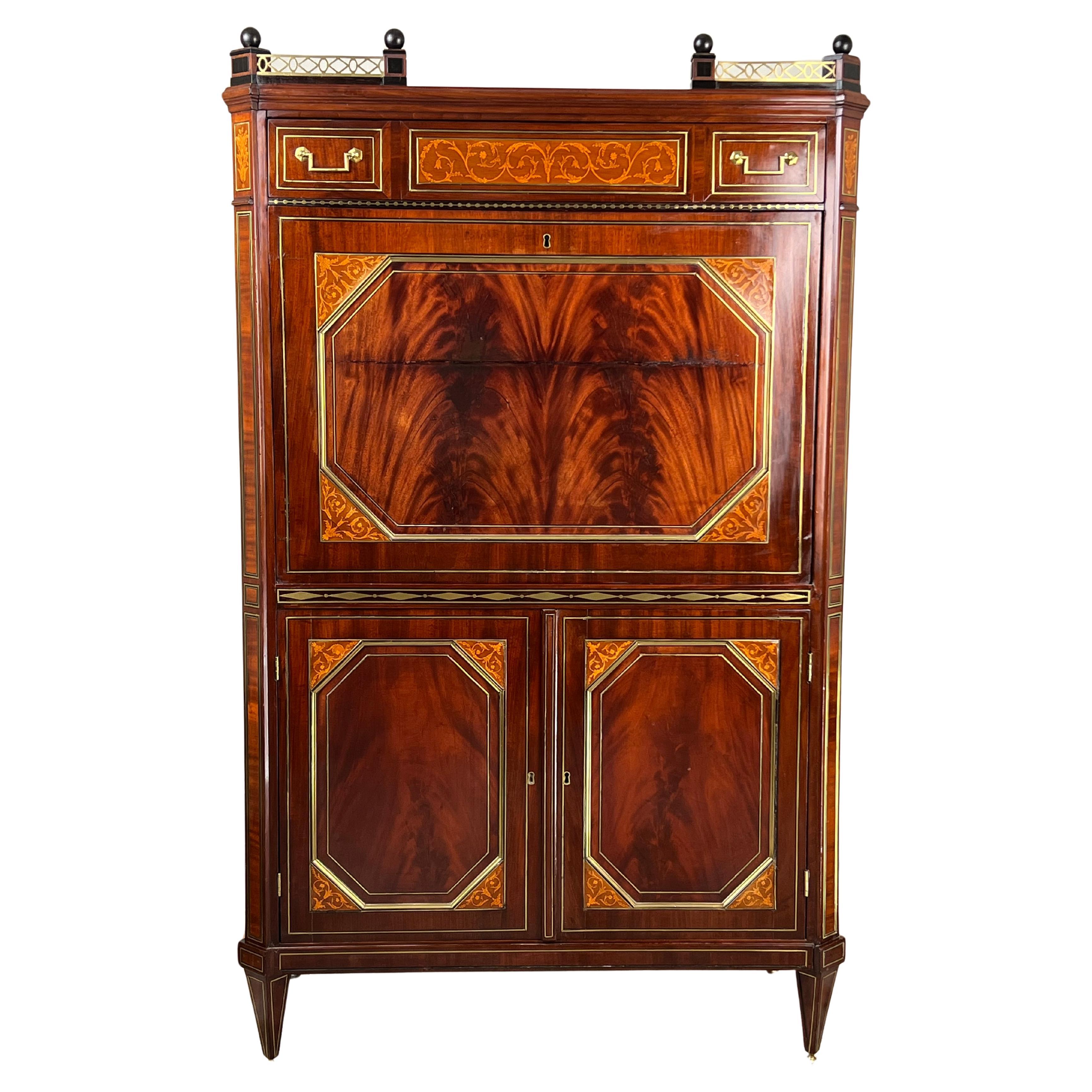 Secrétaire à abattant d'époque French Louis XVI Style Secretary c. Fin du 19ème siècle. en vente