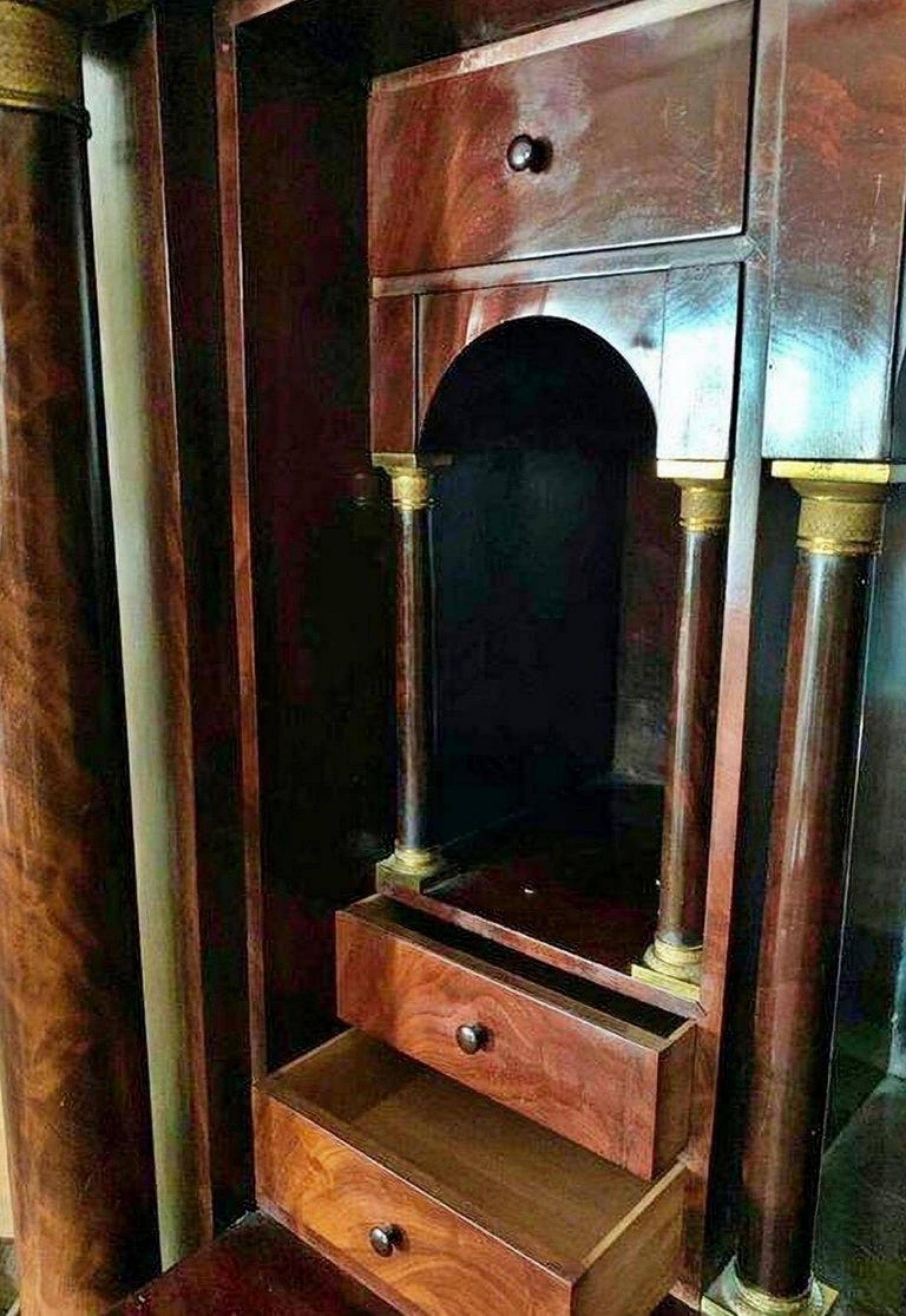 Francese Secretaire 