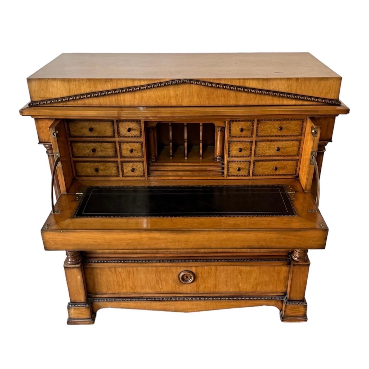 Argentino Secretaire Abattant Biedermaier Style in pelle in vendita