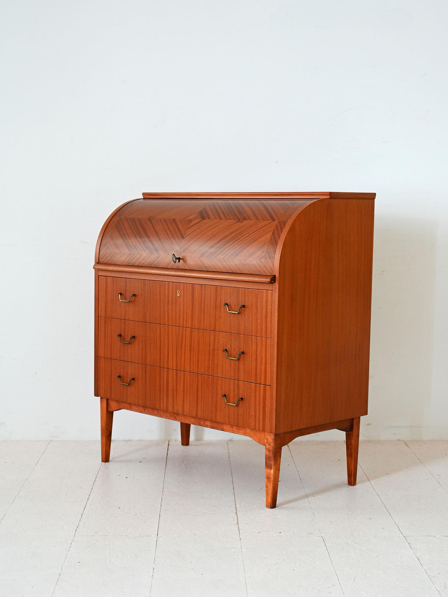 Swedish Secretaire anni ’50 con chiusura a rullo in vendita