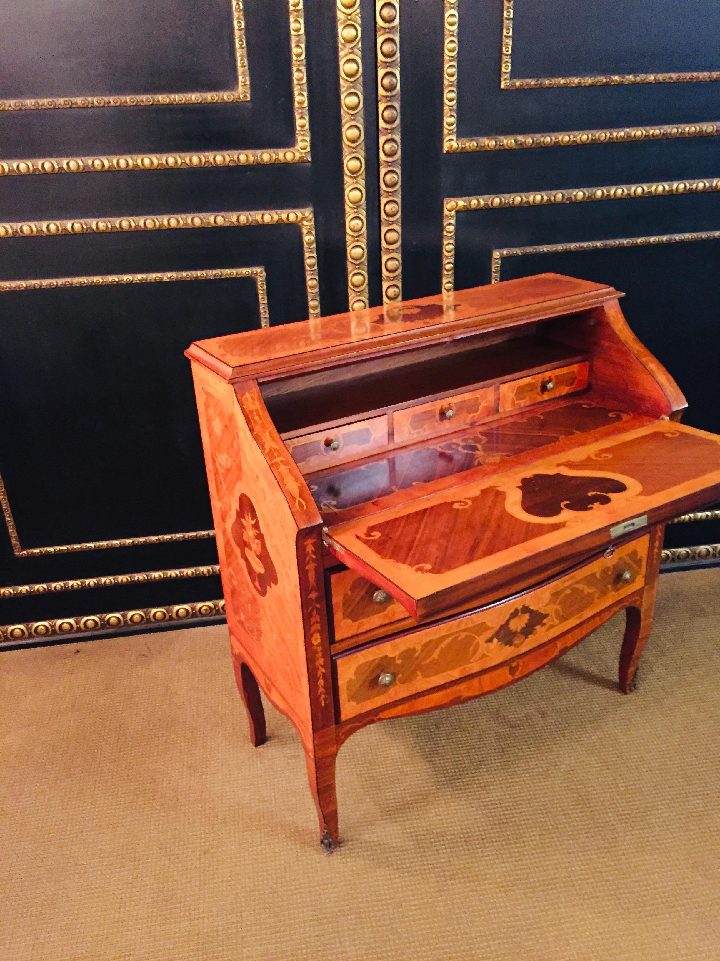 Secretaire in Baroque Stil with Inlays Made in Italy 5