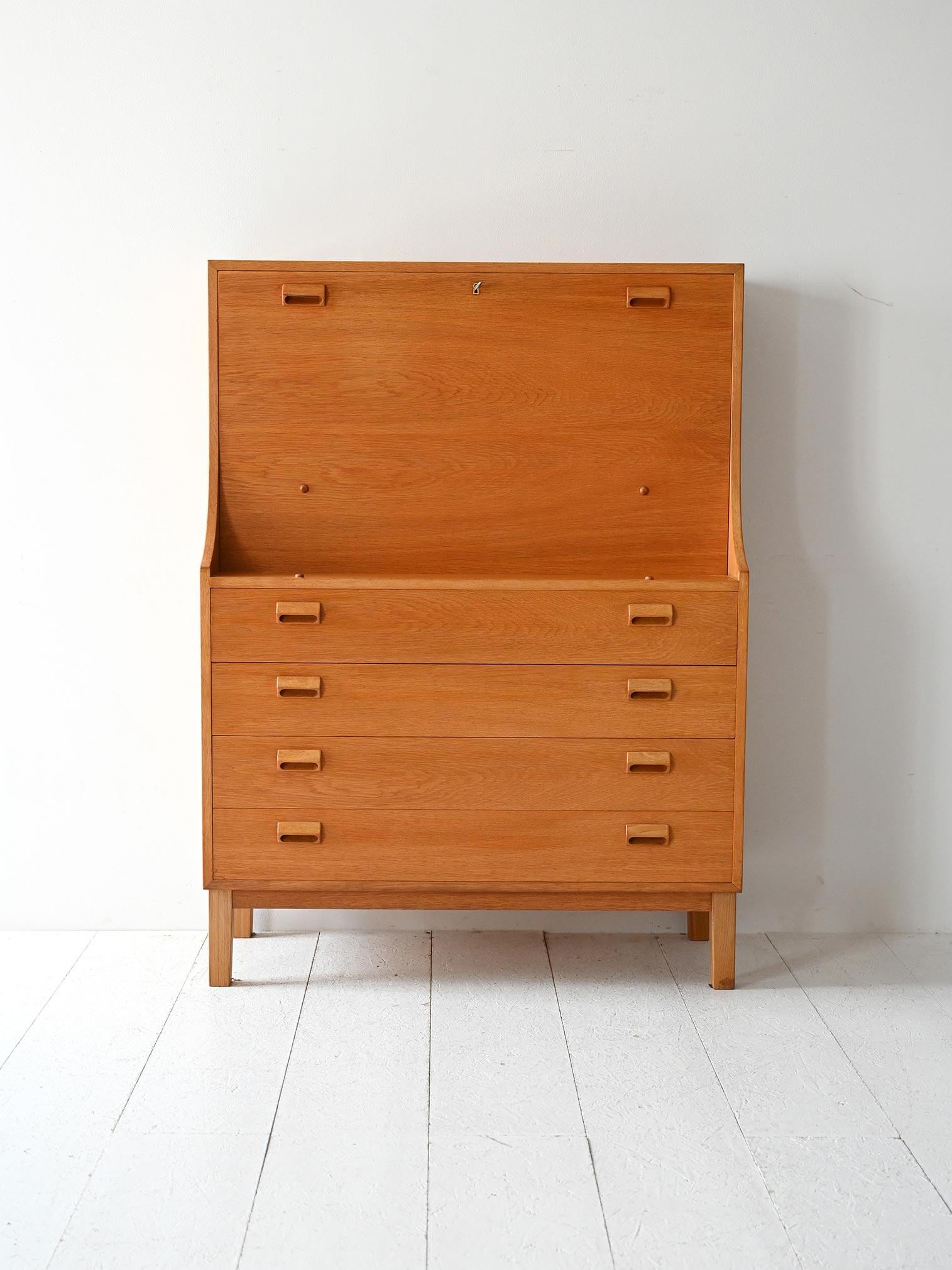 Scandinavian Modern 1960s oak secrétaire by Børge Mogensen For Sale