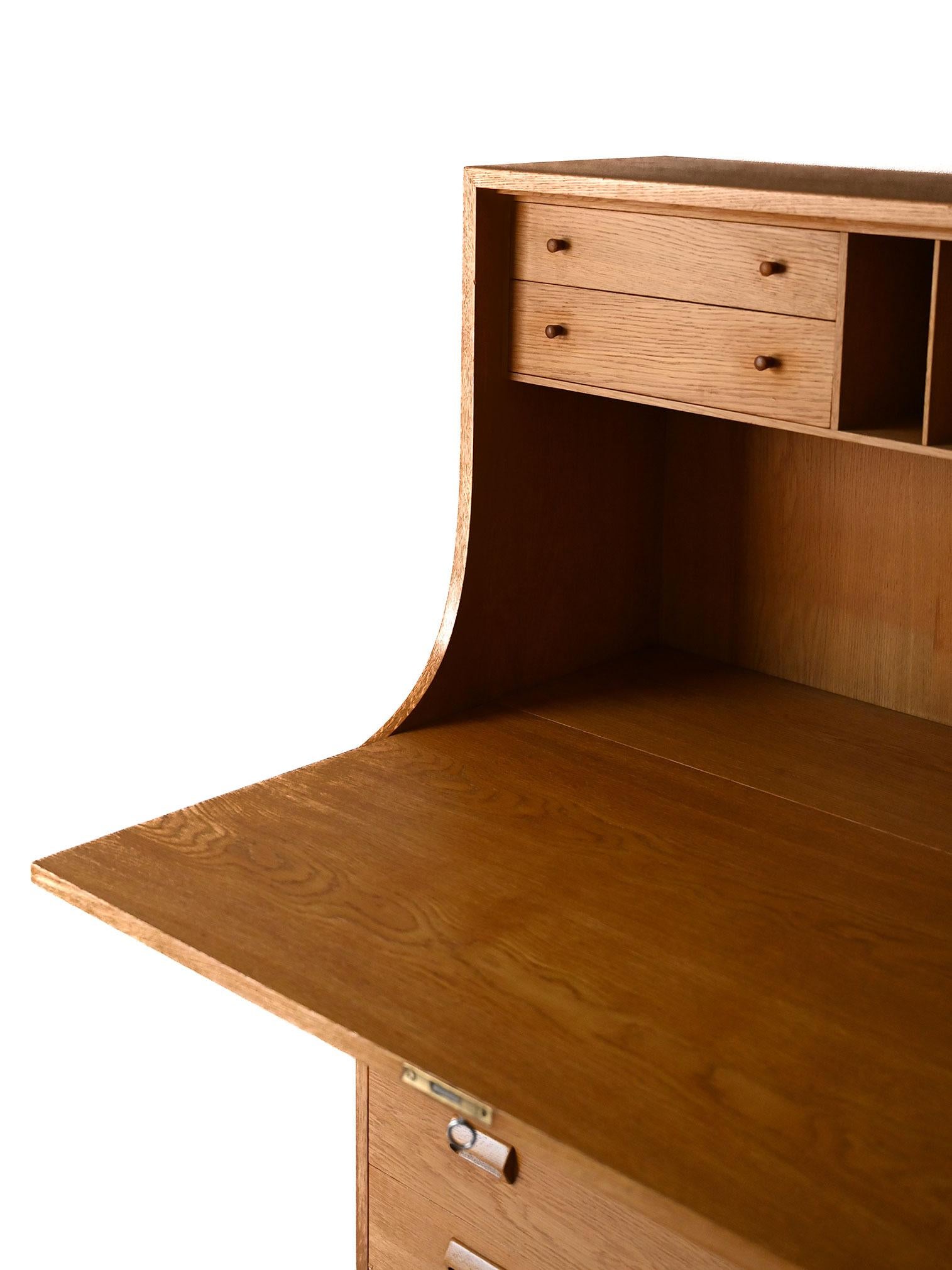 Oak 1960s oak secrétaire by Børge Mogensen For Sale