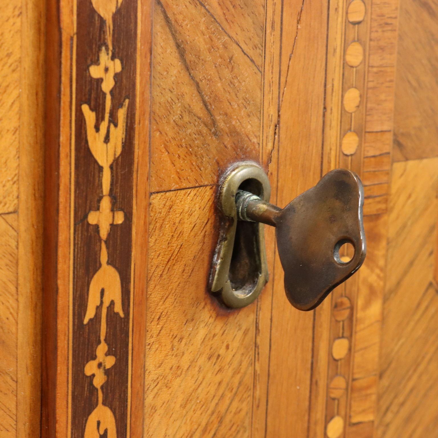 Secretaire intarsiato lombardo Neoclassico XVIII secolo For Sale 4