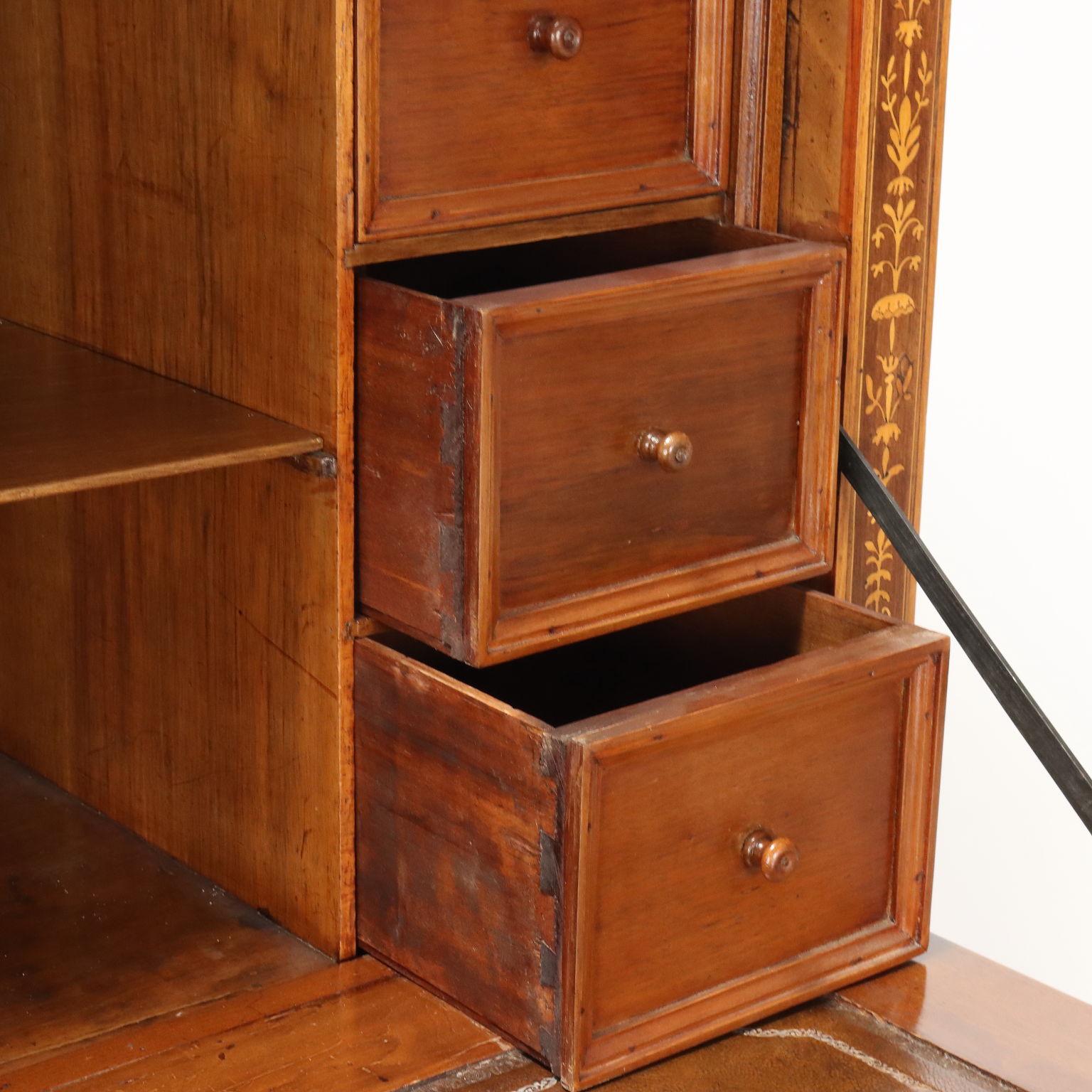 Italian Secretaire intarsiato lombardo Neoclassico XVIII secolo For Sale