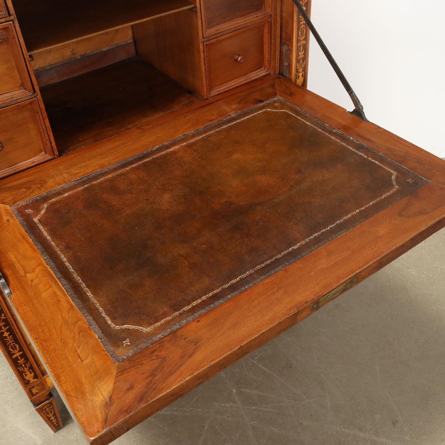 Secretaire intarsiato lombardo Neoclassico XVIII secolo In Fair Condition For Sale In Milano, IT