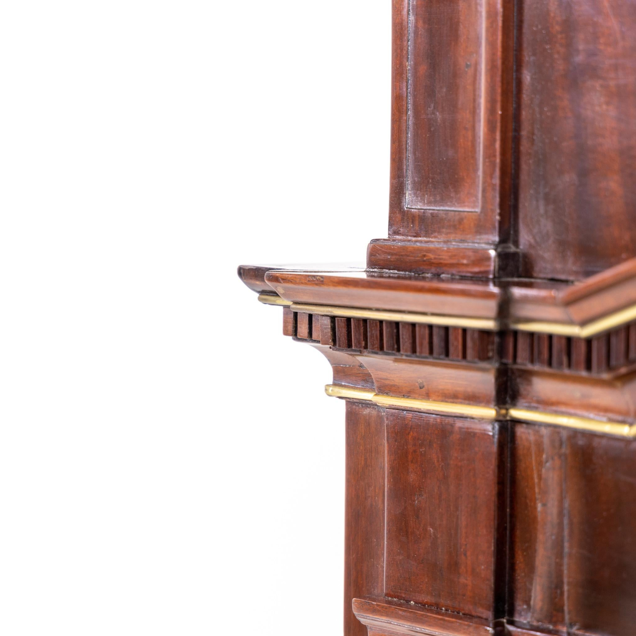 Neoclassiacal Mahogany Secretaire with Clock, Probably Berlin around 1800 For Sale 3